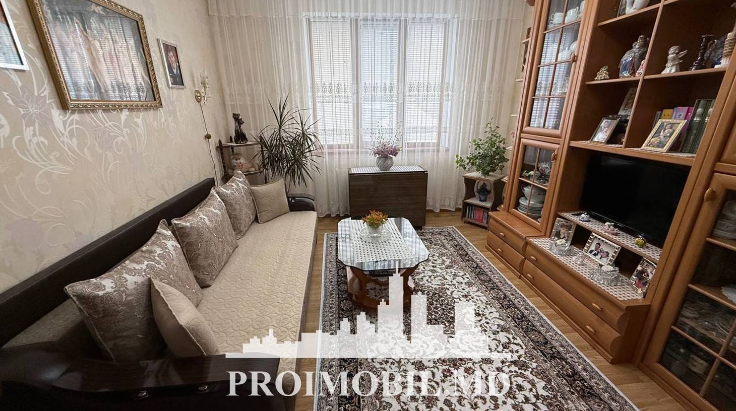 https://images.proimobil.md/FHIsUrqFuE5wHLK-gx7yS_4H20kr8P6N3oZoTIpYJF8/watermark:0.75:so:0:30:0.39/resize:fill:1460:816:1/gravity:ce/bG9jYWw6Ly8vZXN0YXRlL2xyL2ZmMTc4Mjc2LTE1ZWMtNGQ3OS04MDA0LTIxZWE0ZDRjZWMyMS5qcGVn
