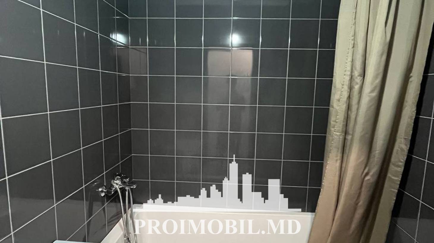https://images.proimobil.md/FHwgGNlQFsE55UwWP4A8Qf_-TRUkmqD4s6y0ezTpfsU/watermark:0.75:so:0:30:0.39/resize:fill:1460:816:1/gravity:ce/bG9jYWw6Ly8vZXN0YXRlL2xyLzg5YzJjODlmLWEwM2EtNGQ4Yi1hZmQyLTRmNWNhNGMxMzIwZi5qcGVn