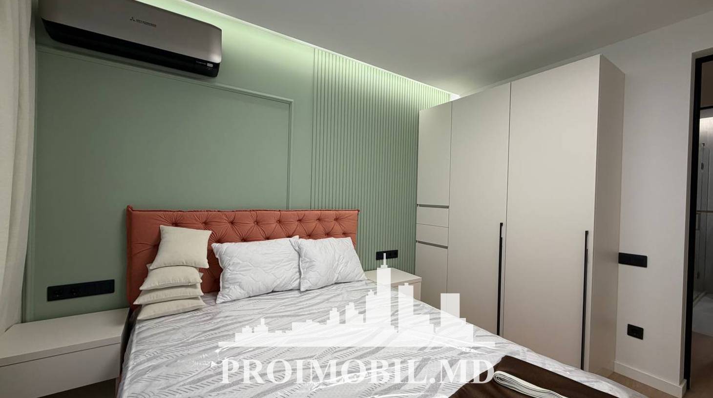 https://images.proimobil.md/FIELKA-cMRpKlhw6DUPDIVBLA8bM2L8FUJXenHrD8ng/watermark:0.75:so:0:30:0.39/resize:fill:1460:816:1/gravity:ce/bG9jYWw6Ly8vZXN0YXRlL2xyLzg2MmMzNzI4LTIzNWMtNGRlOC04YTU0LTAyMjVmMDFiNDU2NS5qcGVn