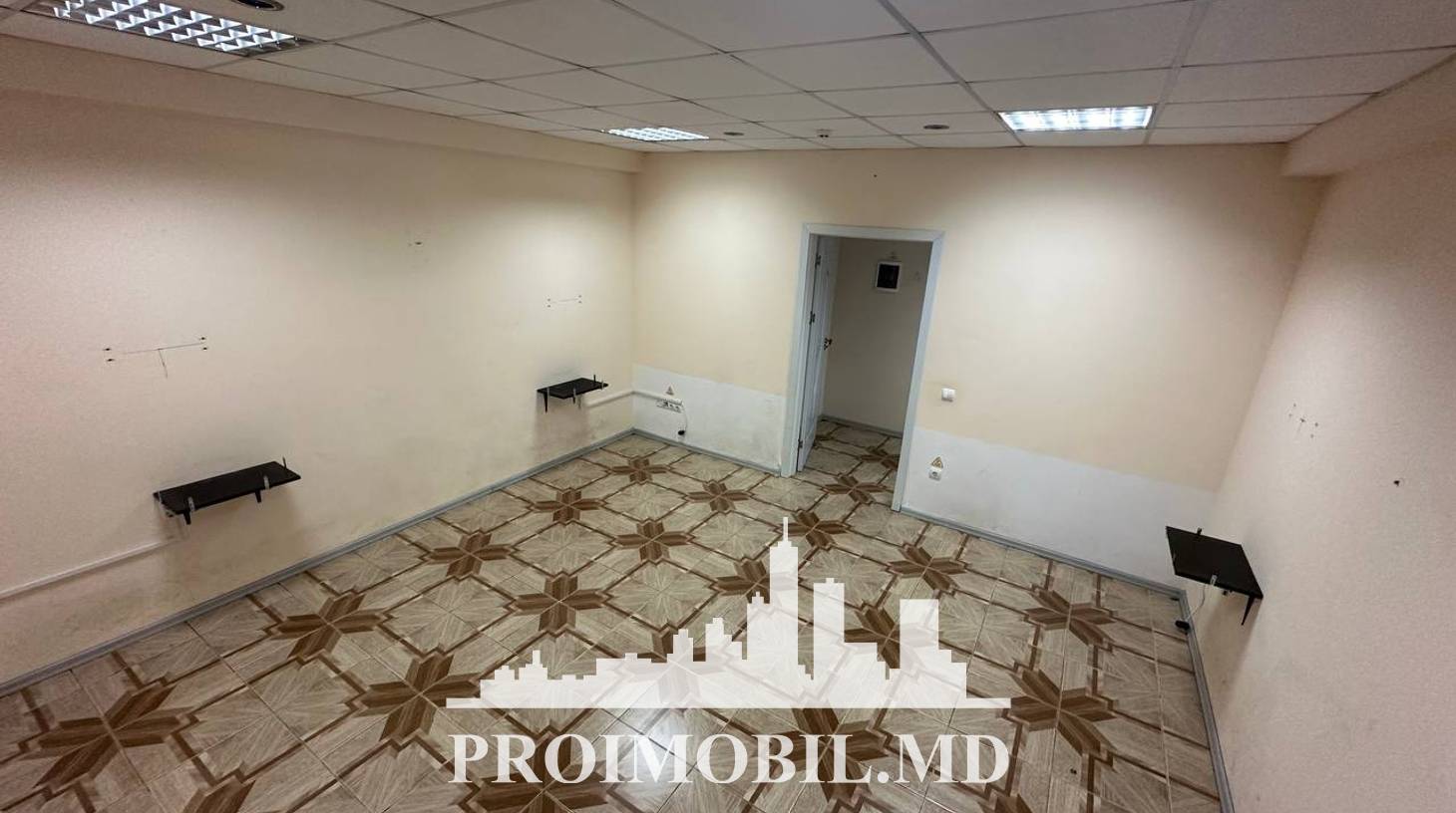 https://images.proimobil.md/FJa0fU19J-MrzAoNVsXtIj2obL3Xb82rXy1PktrAvKg/watermark:0.75:so:0:30:0.39/resize:fill:1460:816:1/gravity:ce/bG9jYWw6Ly8vZXN0YXRlL2xyLzYwM2FmYjU4LTA0NTktNDU3NS04MWI0LWUwOWM4ZmQ3YjVhZi5qcGVn