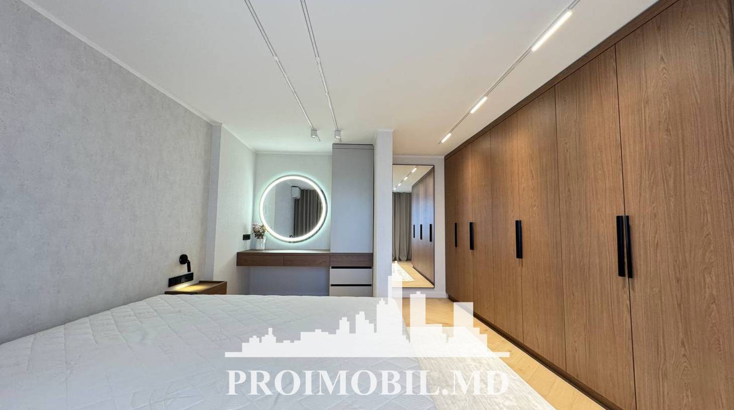 https://images.proimobil.md/FK4ReLjRXCtd9FOIYNuTsuVivqrjH139LHlTSEB4hb8/watermark:0.75:so:0:30:0.39/resize:fill:1460:816:1/gravity:ce/bG9jYWw6Ly8vZXN0YXRlL2xyL2U3Y2Y5NTA4LWE0ODktNDU4NC05MzkyLTkzODYzY2IyYWFiNy5qcGVn