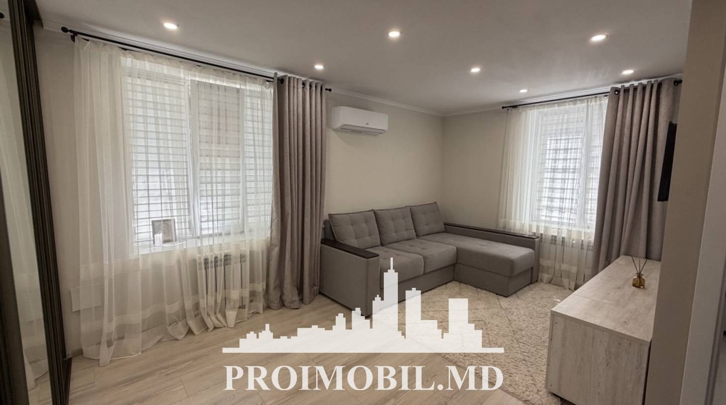 https://images.proimobil.md/FKoa8Lqwi-8SynUr2evoX-6gX-EswylGxG-9n8lAEAo/watermark:0.75:so:0:30:0.39/resize:fill:1460:816:1/gravity:ce/bG9jYWw6Ly8vZXN0YXRlL2xyLzkwNDA0N2M1LTk4NGMtNDExMy1hZmJiLTQ1YjM1YjMzMTM1ZC5qcGVn