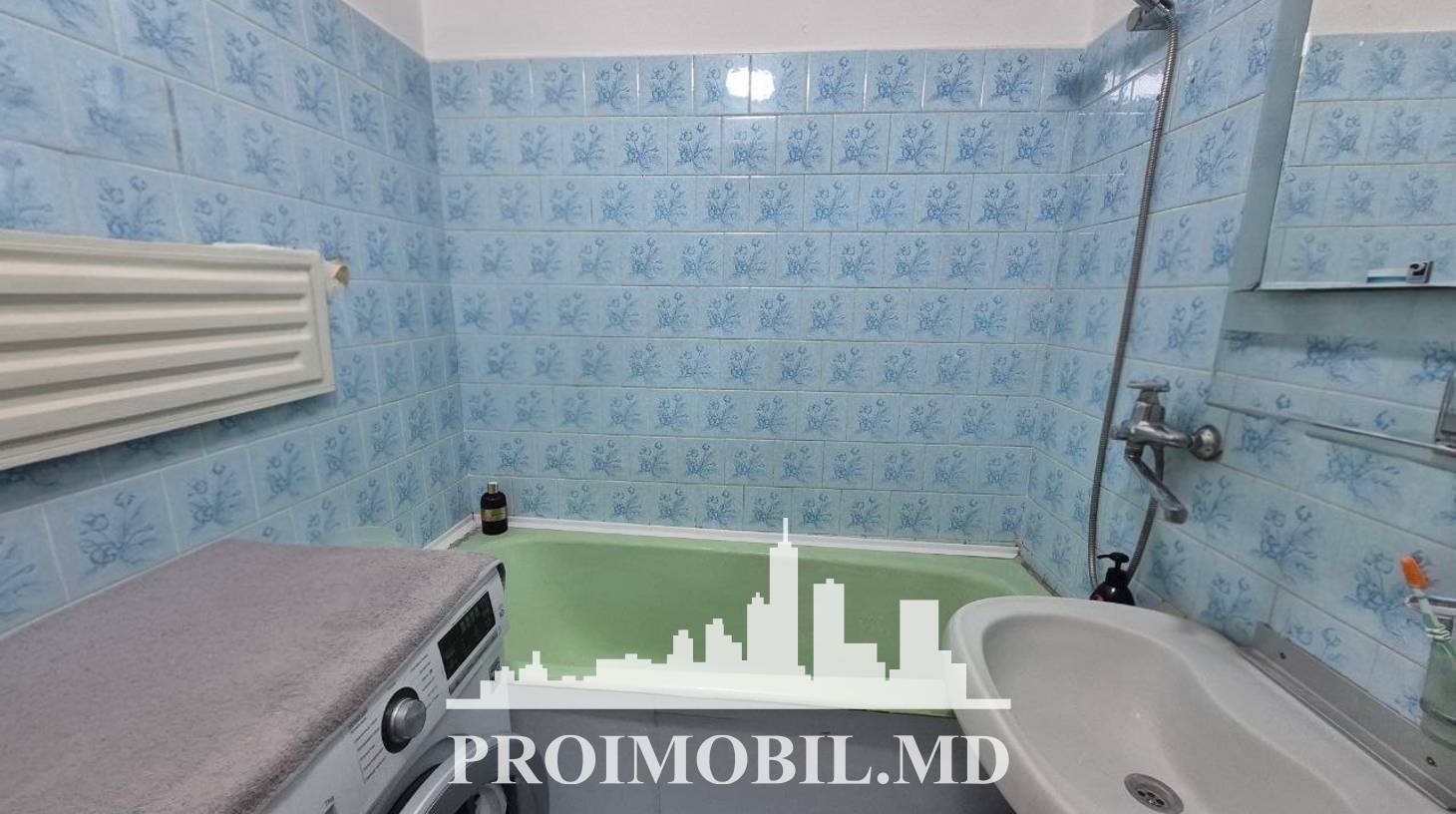 https://images.proimobil.md/FNG7PMSrO4a5pGMhCHEdK2KCY8j6MymMjnQygx8JDSI/watermark:0.75:so:0:30:0.39/resize:fill:1460:816:1/gravity:ce/bG9jYWw6Ly8vZXN0YXRlL2xyL2U4MjFhNTk2LTc1NjgtNDkyNC04OTA4LWI4N2FmNzhkYTZmNC5qcGVn
