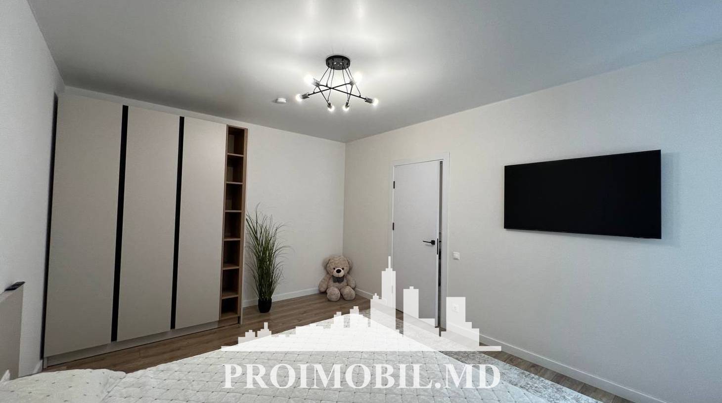 https://images.proimobil.md/FOnAT1k3XNPeA0Gh2ZEbNNXITZxfoUeZ0AeGQFYkdKs/watermark:0.75:so:0:30:0.39/resize:fill:1460:816:1/gravity:ce/bG9jYWw6Ly8vZXN0YXRlL2xyLzE1MDcyMjIxLWNiZGQtNGI4MS1iOTQ1LWM2NzIxZDEzOWY4YS5qcGVn