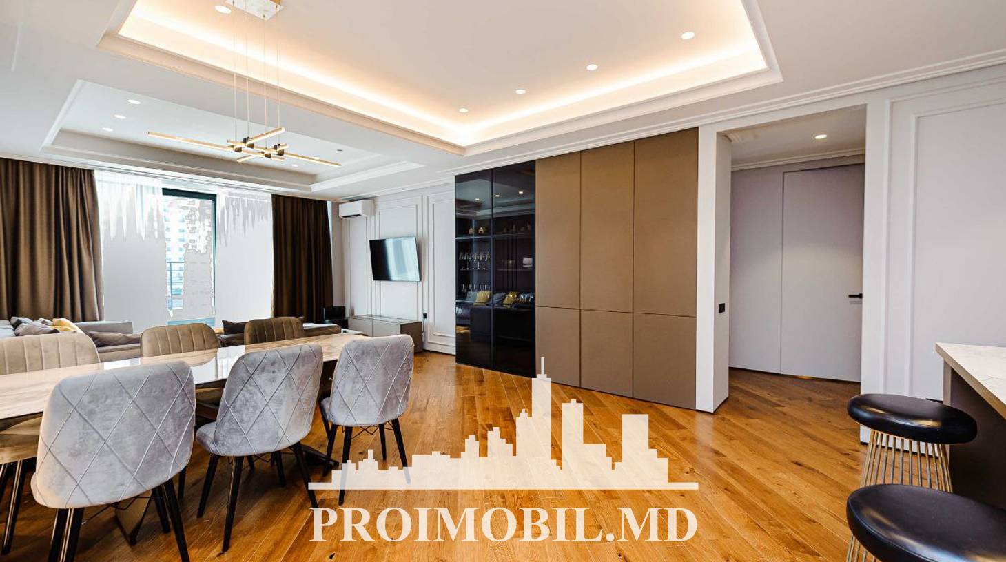 https://images.proimobil.md/FXHm8D6EBXwIeaUQygUZ-HE3pzlwYP02U3VLyhVAJXQ/watermark:0.75:so:0:30:0.39/resize:fill:1460:816:1/gravity:ce/bG9jYWw6Ly8vZXN0YXRlL2xyLzc0YzllMzdiLThlYjEtNDMzMy1iNGExLTNlYmI0YTE0OTI5YS5qcGVn