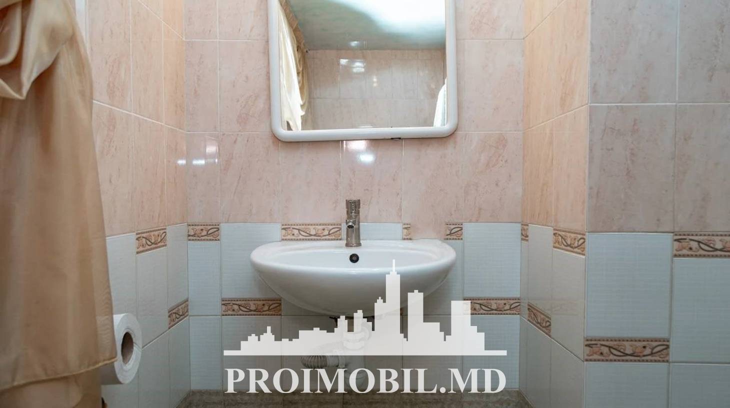 https://images.proimobil.md/FXIXw0ymYExOH2L7oeLL34ZrER_VUJMqA8bZF6DyUS4/watermark:0.75:so:0:30:0.39/resize:fill:1460:816:1/gravity:ce/bG9jYWw6Ly8vZXN0YXRlL2xyLzlmMGRlY2Q2LTY3NTQtNDQwMi05Y2M4LTc0NTM4MjAzNjFhMy5qcGVn