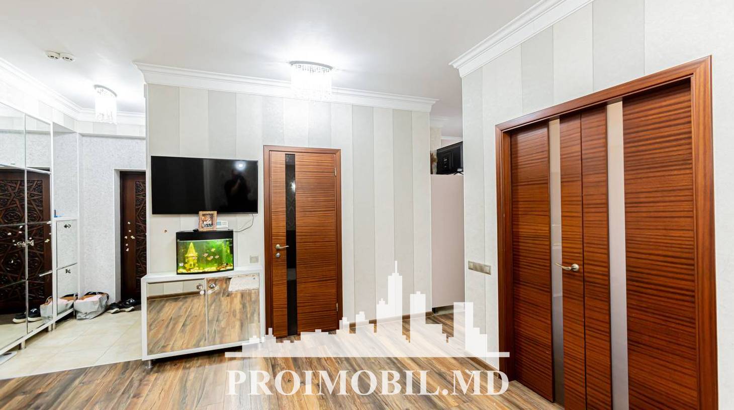 https://images.proimobil.md/FXb9KlO-knhvKRqBHFbBR_TWQyRn1IvHOLpmy_W47r4/watermark:0.75:so:0:30:0.39/resize:fill:1460:816:1/gravity:ce/bG9jYWw6Ly8vZXN0YXRlL2xyL2ZhZTA4OWY2LWMyNDQtNDdiOS1iMDA5LTlmNDVhMjkxYjBmOC5qcGVn