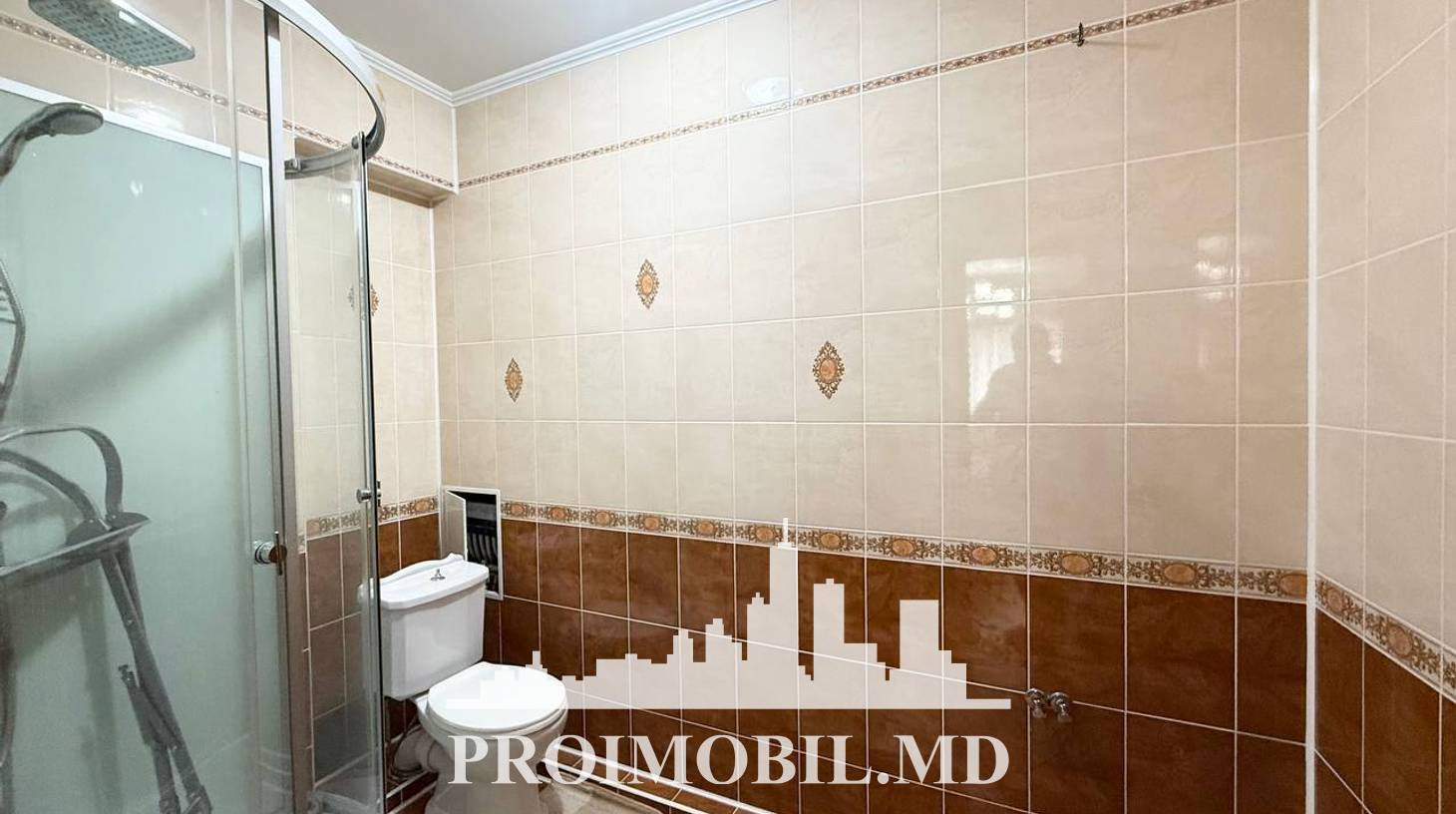 https://images.proimobil.md/FXvYv5h4ojzuaXgNaT9infjzUX5nMg1Vl29FfHfJvec/watermark:0.75:so:0:30:0.39/resize:fill:1460:816:1/gravity:ce/bG9jYWw6Ly8vZXN0YXRlL2xyL2I2ZGQ4OTYzLWIzMDEtNDMxZi05NzY4LTE3MDk5MmM2Zjc5Ny5qcGVn