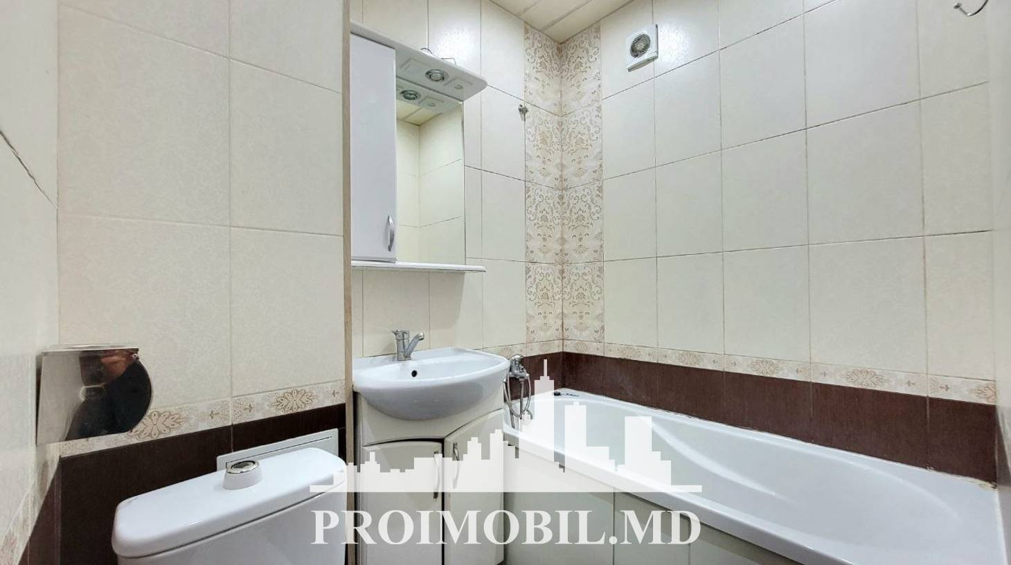 https://images.proimobil.md/F_sNqbZtazAnoJQXL7CRg4Ns14z9U0xwX9I4SnkhlI8/watermark:0.75:so:0:30:0.39/resize:fill:1460:816:1/gravity:ce/bG9jYWw6Ly8vZXN0YXRlL2xyL2E2MGM4NWUwLWRiYTMtNGFkNi1hOGNlLWNlZDI4NTIyNzE3OS5qcGVn