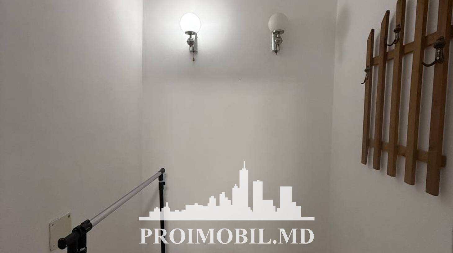 https://images.proimobil.md/FbDilUueR-XD0BnI2nTiFSHgOGNnjIwkHA-4W4UYLQs/watermark:0.75:so:0:30:0.39/resize:fill:1460:816:1/gravity:ce/bG9jYWw6Ly8vZXN0YXRlL2xyL2RjZGZmNmYwLWVjYmItNGIzZC05ZWQxLTM2NjAzNTVkYTQwOC5qcGVn