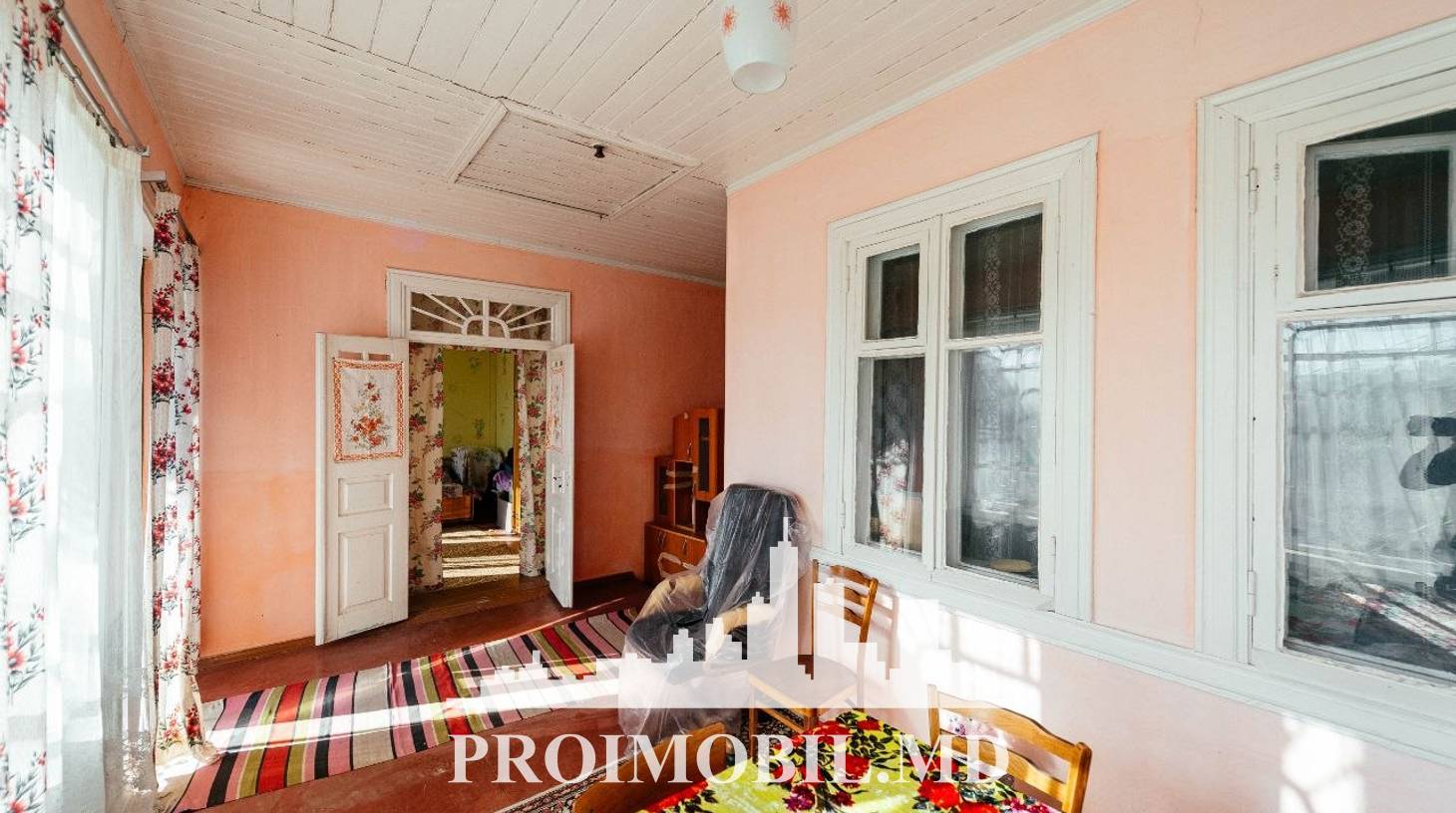 https://images.proimobil.md/Ff-RIqD6AjMFwbLeRBELU2ea1Rxe9oGIUXqy2RnnZDA/watermark:0.75:so:0:30:0.39/resize:fill:1460:816:1/gravity:ce/bG9jYWw6Ly8vZXN0YXRlL2xyLzBiOTI0NWYxLTI0YmQtNGQ2Ni04MTk3LTE0YmUyMmEyY2M1Zi5qcGVn