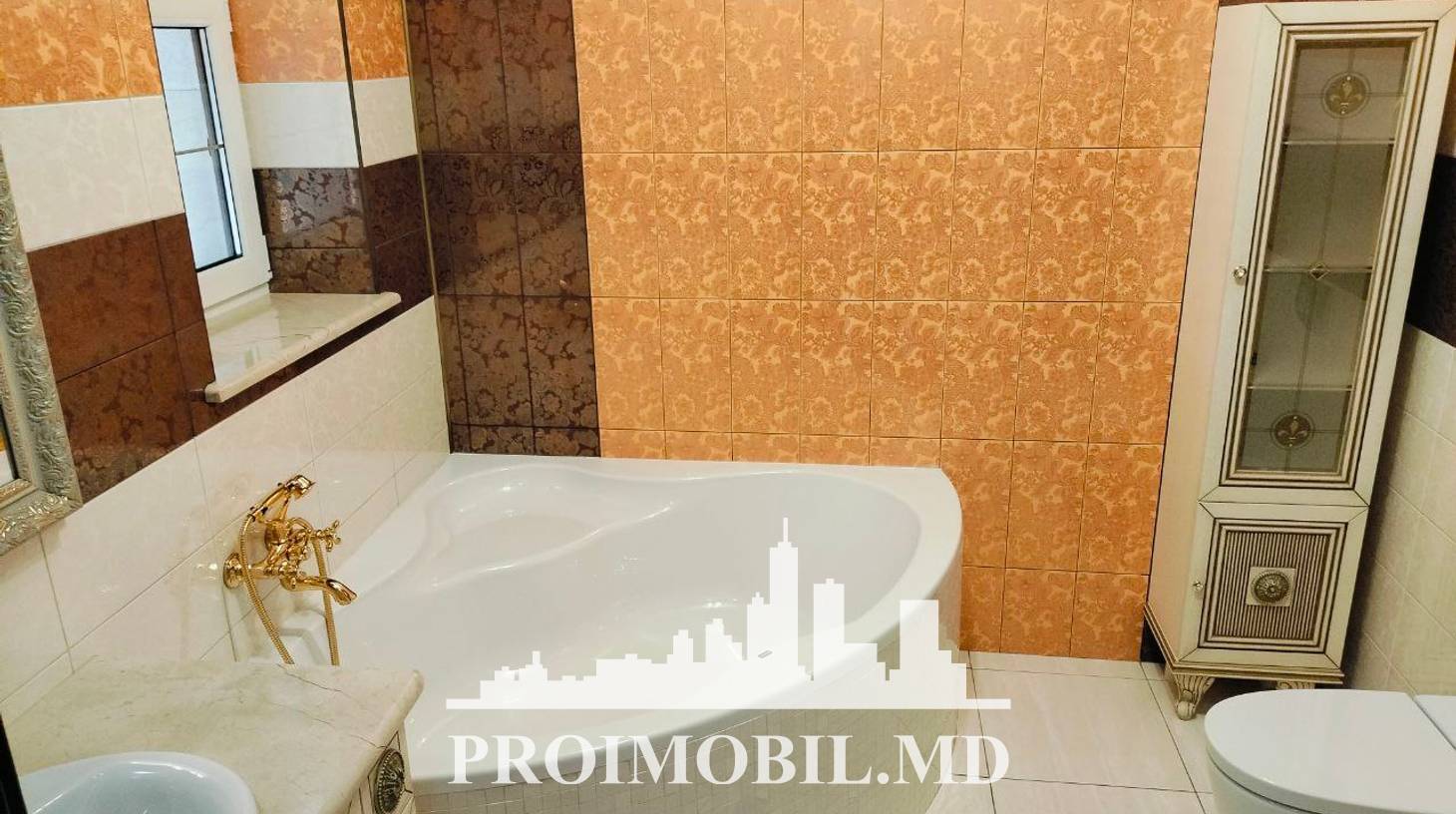https://images.proimobil.md/FfSzakyfzk3Mi9IB2LNpneFiLYRivizBZTG-t4d9Go4/watermark:0.75:so:0:30:0.39/resize:fill:1460:816:1/gravity:ce/bG9jYWw6Ly8vZXN0YXRlL2xyLzI4NTVhZmU5LTRmZGItNDk0Yi1hYzYwLTNmZjEyY2FkYzM3MS5qcGVn