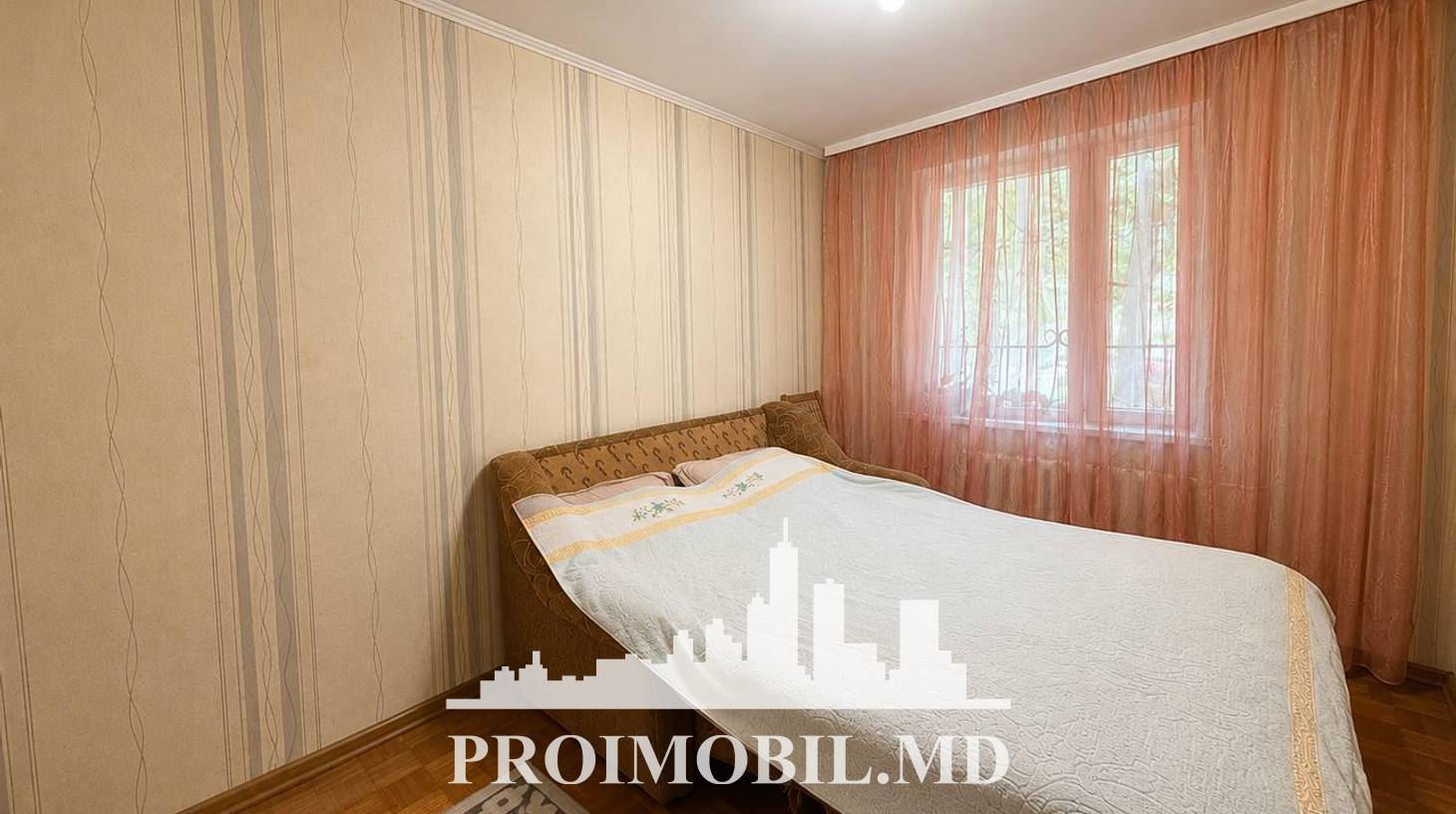 https://images.proimobil.md/FgAwz8cze7K17bE6WNbtDbYCvYoDlp0pgWlkYYEljGA/watermark:0.75:so:0:30:0.39/resize:fill:1460:816:1/gravity:ce/bG9jYWw6Ly8vZXN0YXRlL2xyL2MxOThjNWZjLTk5M2YtNGNmZi05OTc4LTc5NzI2OGVhYjY2NS5qcGVn