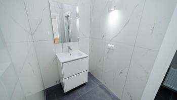 https://images.proimobil.md/FgSBaN9qNJs0_9DQLUCos10860PZ1gMgcycNKQ7stiI/resize:fill:350:198:1/gravity:ce/bG9jYWw6Ly8vZXN0YXRlL2xyL2Q0ZTY2ZmY1LTY0NDYtNDhjNi1hMmNhLWI0ZjQ4Y2RjZWZiOC5qcGVn