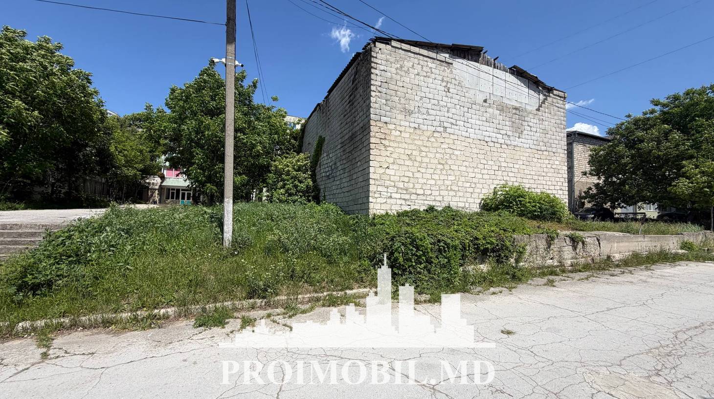 https://images.proimobil.md/FgWl9lnbkTChlNPEqyxFHrx2i4SbZTcBNapeWUMXni8/watermark:0.75:so:0:30:0.39/resize:fill:1460:816:1/gravity:ce/bG9jYWw6Ly8vZXN0YXRlL2xyLzNjMDE1ZWU4LTc1NDUtNGFjZC1iNmRjLTc1MGViNGNmZWJiMC5qcGVn