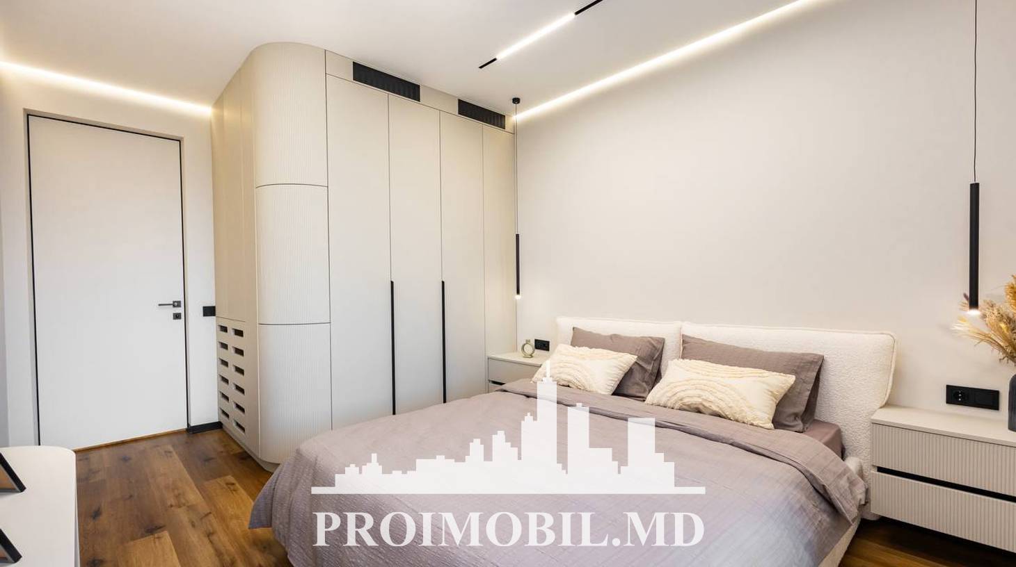 https://images.proimobil.md/FhO221wnDeXh1WWD0-WOY105poB-3dg1e1Akci0VJF8/watermark:0.75:so:0:30:0.39/resize:fill:1460:816:1/gravity:ce/bG9jYWw6Ly8vZXN0YXRlL2xyL2YxMWM3OGM5LTdiNTUtNDJjMy04N2UyLTI5YmVlYzE3MmUzOC5qcGVn