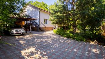 https://images.proimobil.md/FiM_XpOfiNvrpYP0za6VqO3OFCyipYIVmOwidpf4ex8/resize:fill:350:198:1/gravity:ce/bG9jYWw6Ly8vZXN0YXRlL2xyL2RkMWZlNDJlLWQ2OTItNGVhYS04Y2Q1LTRlNGQzODc3NmRkZC5qcGVn