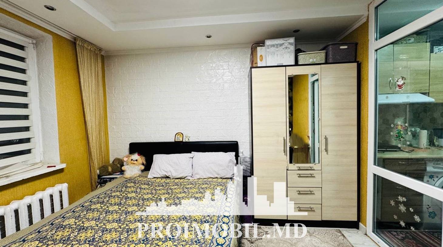 https://images.proimobil.md/FjIH1DCtYlFPsL5Ya3amNw-rgqgve5CuYbK7DhzBh-I/watermark:0.75:so:0:30:0.39/resize:fill:1460:816:1/gravity:ce/bG9jYWw6Ly8vZXN0YXRlL2xyLzAxMGYwZmNlLWZkMzQtNGU3Yi1iYTBlLTQyMzZlZDQxZTJmZi5qcGVn