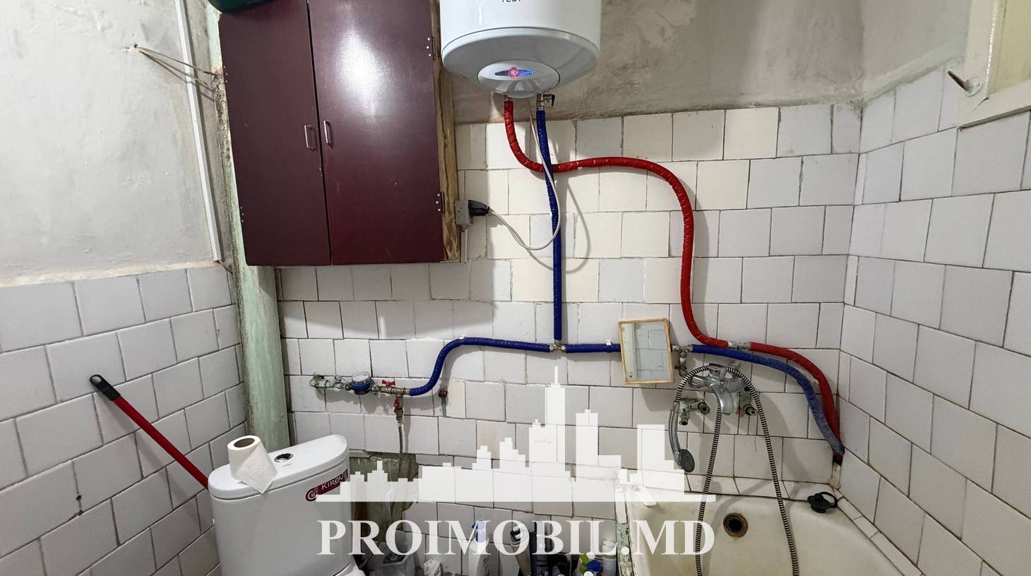 https://images.proimobil.md/FkY5AzZYSsuEpFkEz0vwQ0XTksFGeWZsjrExIEzRf2A/watermark:0.75:so:0:30:0.39/resize:fill:1460:816:1/gravity:ce/bG9jYWw6Ly8vZXN0YXRlL2xyLzE2YzhmYThjLWE4MWQtNDI3ZC04ZGY0LTIzYWQ5NDQwMDI3OS5qcGVn