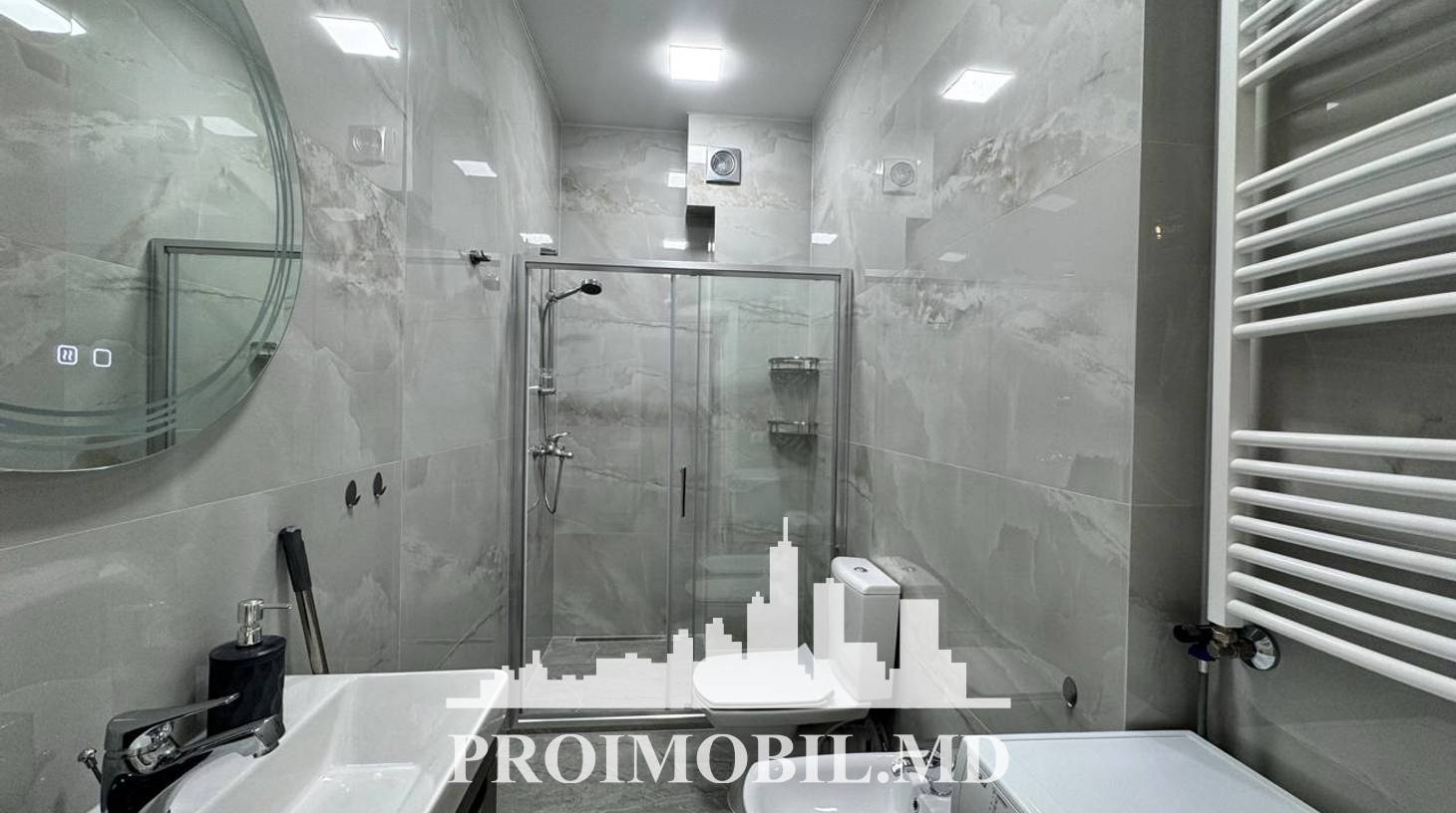 https://images.proimobil.md/Fl8iB5jOAJIKFxHOYTKJKrKili4g_g8Ij8FaqC0G2KM/watermark:0.75:so:0:30:0.39/resize:fill:1460:816:1/gravity:ce/bG9jYWw6Ly8vZXN0YXRlL2xyL2Y1NTcwZGI1LWE2YWItNDg3MC1iNGMxLTVlZTE0ZTYwYjZjZC5qcGVn