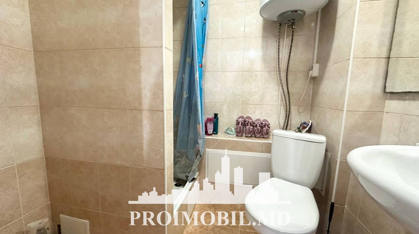 https://images.proimobil.md/Fr0RKdeRgfup-Wd2KwRQEkuy6lpyDI0gjO07d6Jdu98/watermark:0.75:so:0:30:0.39/resize:fill:1460:816:1/gravity:ce/bG9jYWw6Ly8vZXN0YXRlL2xyLzgwNzZiZDM0LTg1OGYtNDdlNy1hZTliLTk0NWY2NGU0OTRlZC5qcGVn