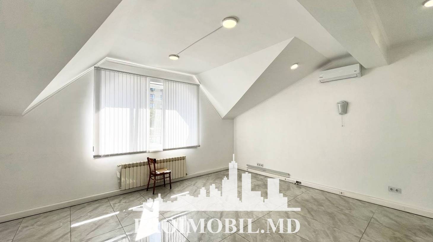 https://images.proimobil.md/FtwBMUi_7tIaetuIXb9xwoKFEdkTG1tL29xl624SuK0/watermark:0.75:so:0:30:0.39/resize:fill:1460:816:1/gravity:ce/bG9jYWw6Ly8vZXN0YXRlL2xyL2M0MzkwNzg2LWVhNmQtNGM3NC05YzYxLWVhZjk4YTQyM2U0Mi5qcGVn