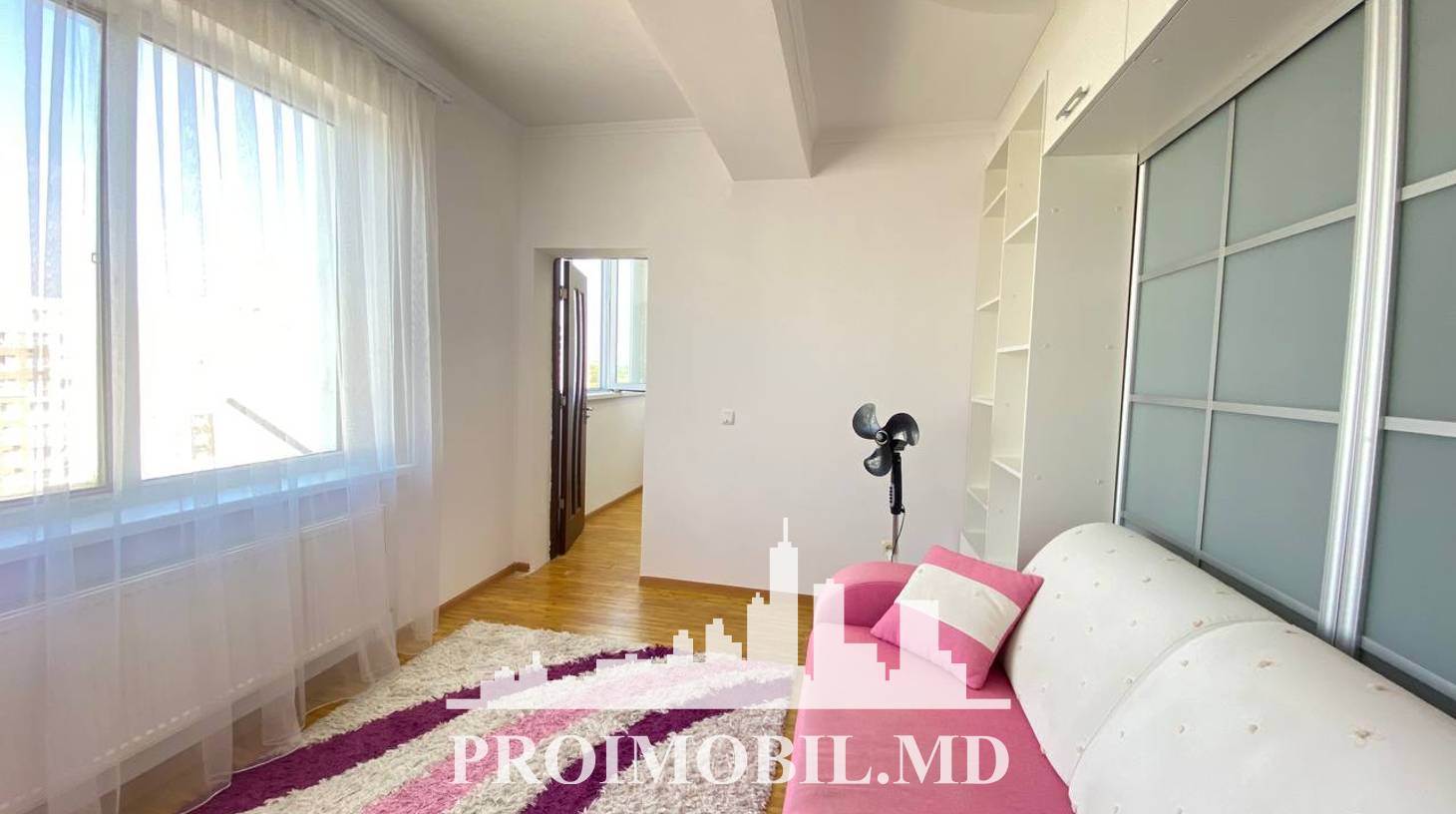 https://images.proimobil.md/FvRLH4jj6AyEPB_uIXQkBzBQ5Eh6vdI74PJMh8JfOsI/watermark:0.75:so:0:30:0.39/resize:fill:1460:816:1/gravity:ce/bG9jYWw6Ly8vZXN0YXRlL2xyLzU0MDMzODQ2LWE0ODAtNGExOS04ZWUwLWZiYTY3NGUwYjM5OC5qcGVn