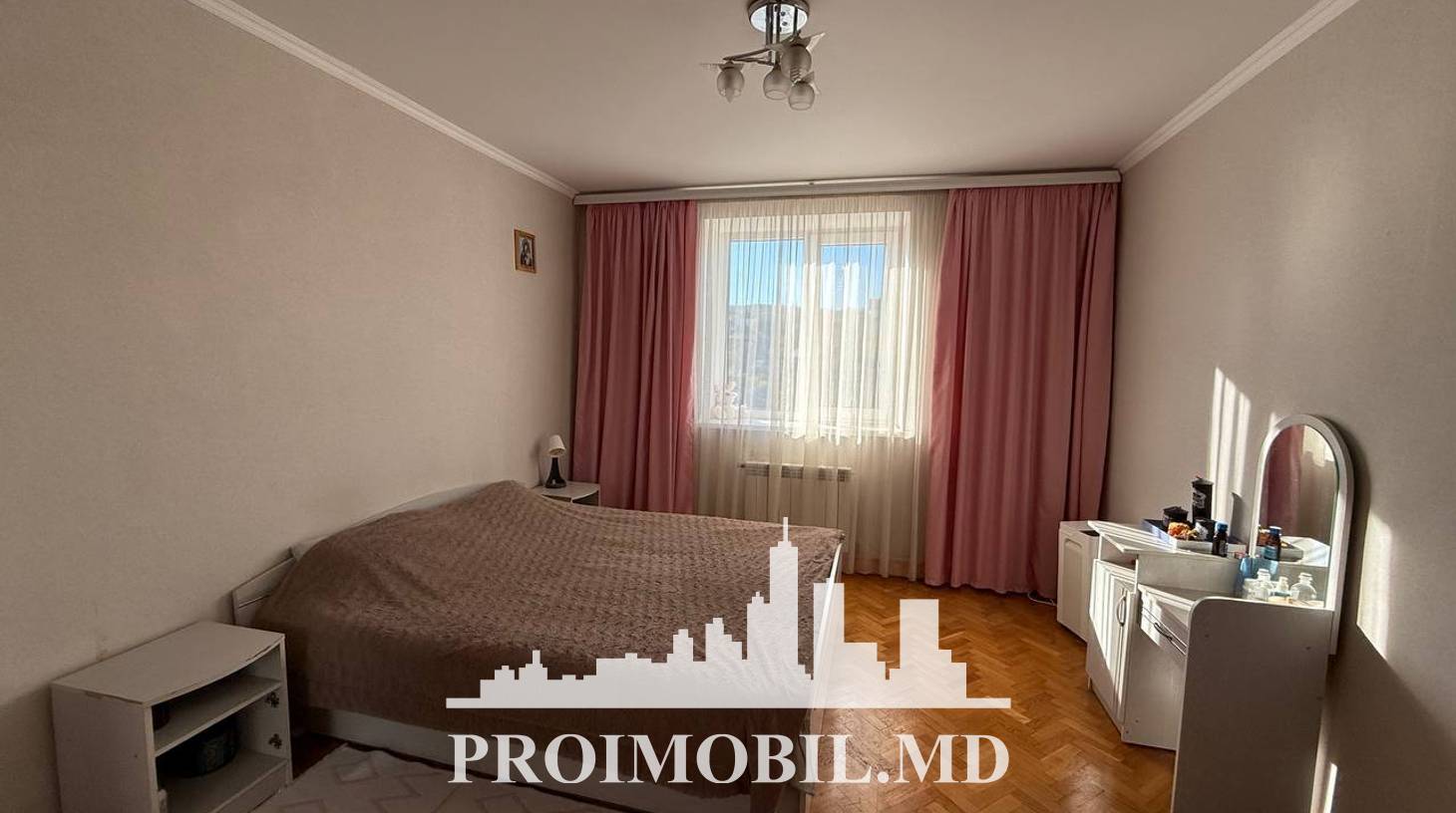 https://images.proimobil.md/Fwrtqd5vOHz31w8ENvM15u0TDxUrEKILf8YwsIdsMFQ/watermark:0.75:so:0:30:0.39/resize:fill:1460:816:1/gravity:ce/bG9jYWw6Ly8vZXN0YXRlL2xyLzc3MWVkMmE2LWQzOWUtNGJhNi04NGQ4LWJmMWMzMDg0OWU2ZS5qcGVn