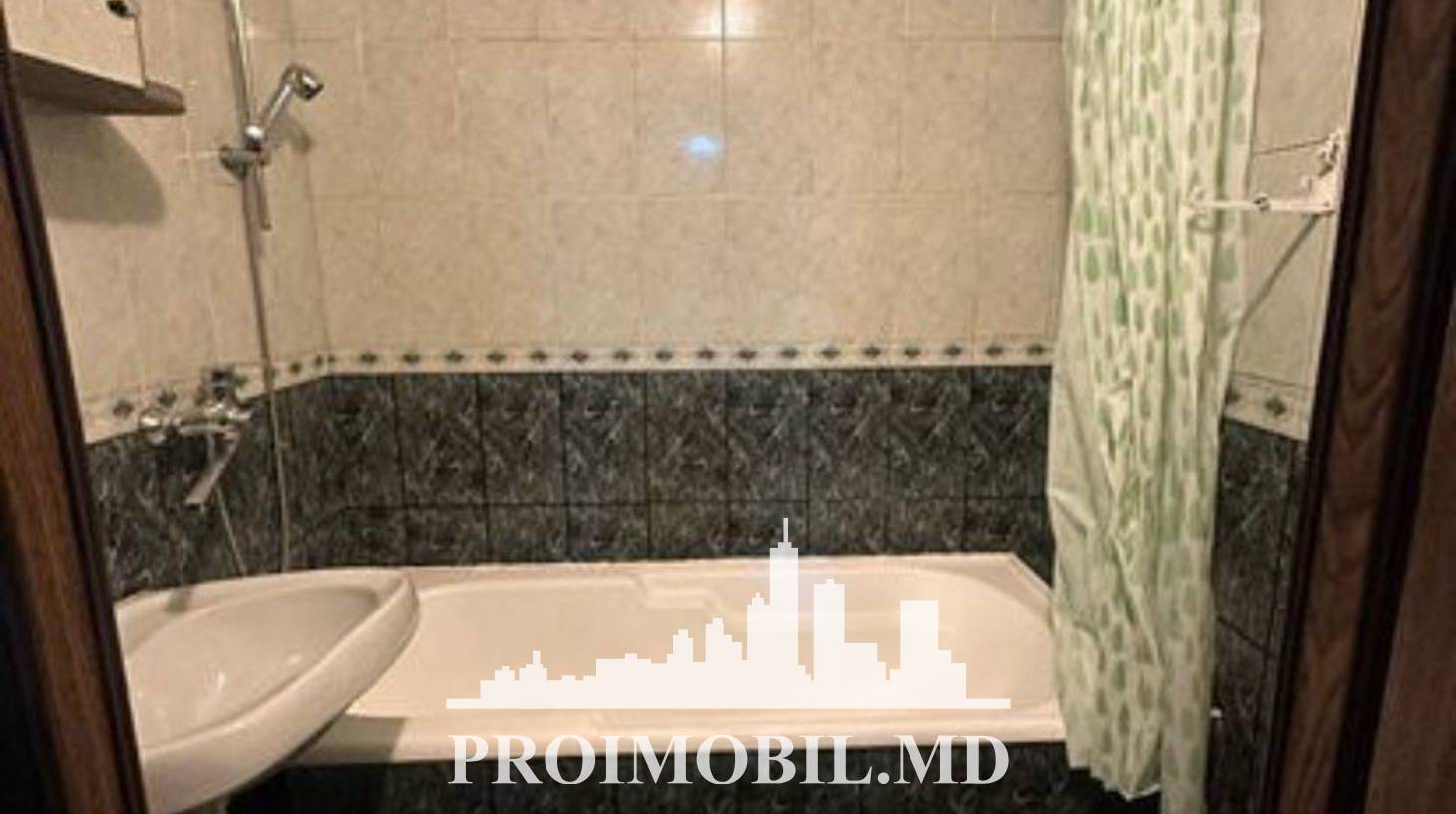 https://images.proimobil.md/FxikM-lv1p6CEy8pOscN8U7zgag4mpbDG07gV0EvKSc/watermark:0.75:so:0:30:0.39/resize:fill:1460:816:1/gravity:ce/bG9jYWw6Ly8vZXN0YXRlL2xyL2U5MjJmZjY1LTg4ZDktNDFkZC1iOWYyLTE2NmVjMTgzOTEzNS5qcGVn