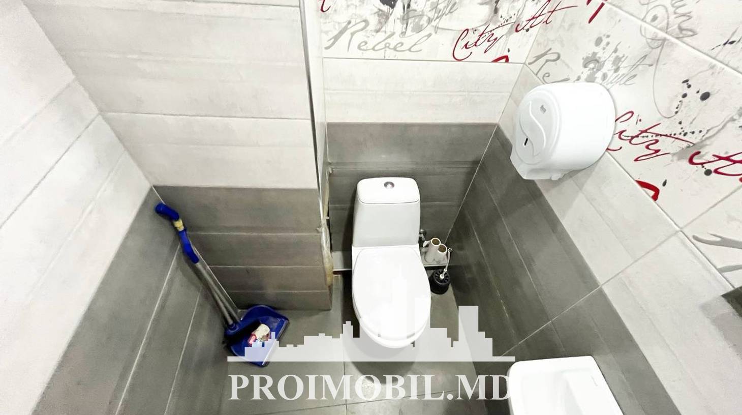 https://images.proimobil.md/FyoMumkpFRzFCd3NeebpF1ZafQjsEEDmpyxcTqs-oTU/watermark:0.75:so:0:30:0.39/resize:fill:1460:816:1/gravity:ce/bG9jYWw6Ly8vZXN0YXRlL2xyLzczYWY3MjhkLTQzMGUtNDllMC1iZTUyLTBmOWU2NzdkNWVhYi5qcGVn
