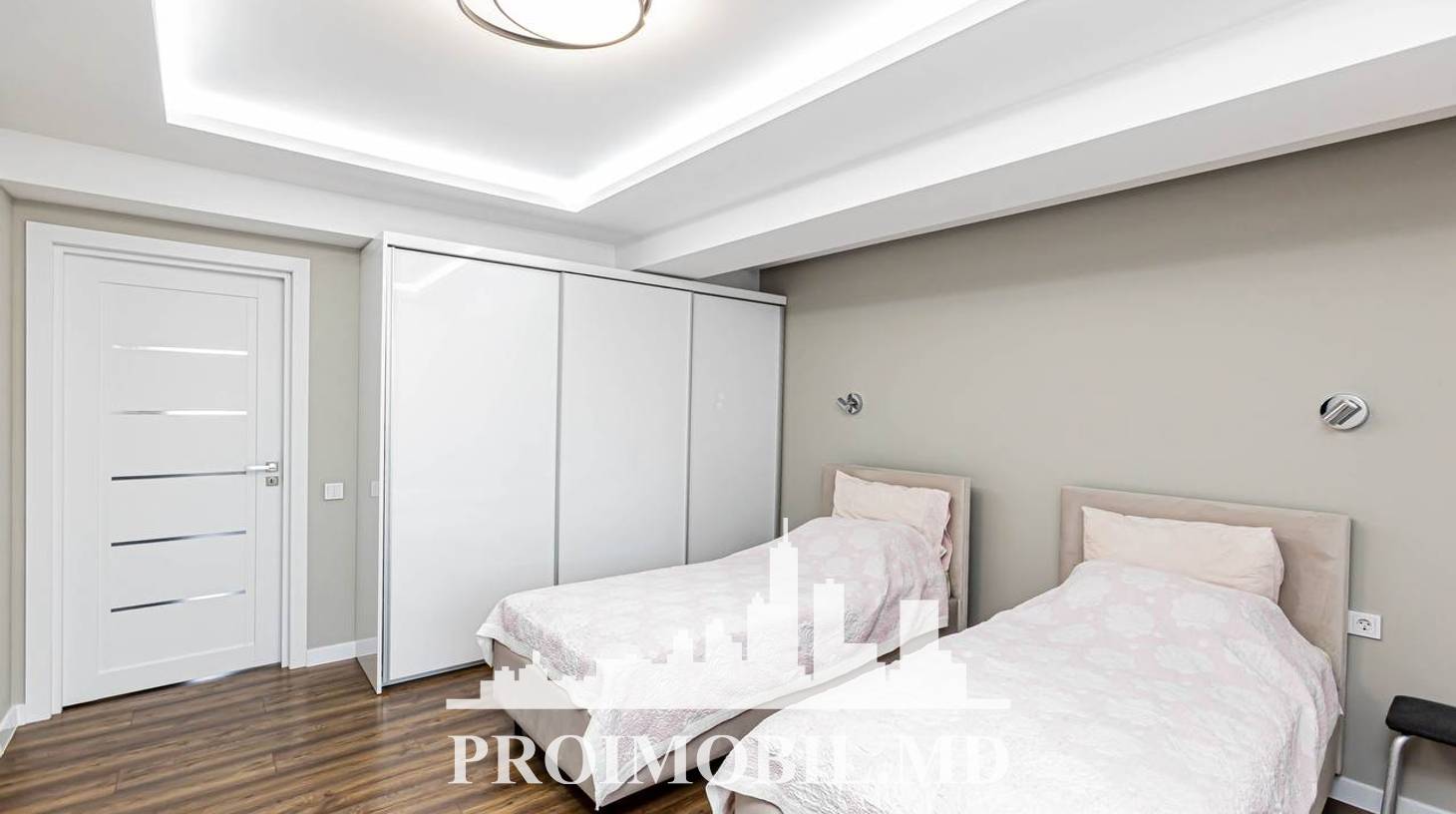 https://images.proimobil.md/G2HWymC7-3mvzpryu0DPgoI1ndL8C1ro5pQhqv4-yII/watermark:0.75:so:0:30:0.39/resize:fill:1460:816:1/gravity:ce/bG9jYWw6Ly8vZXN0YXRlL2xyL2U4YzNiNzQxLTZhYWUtNGFjMi05ZjhjLWZiYTEyM2M5NzQ3ZS5qcGVn