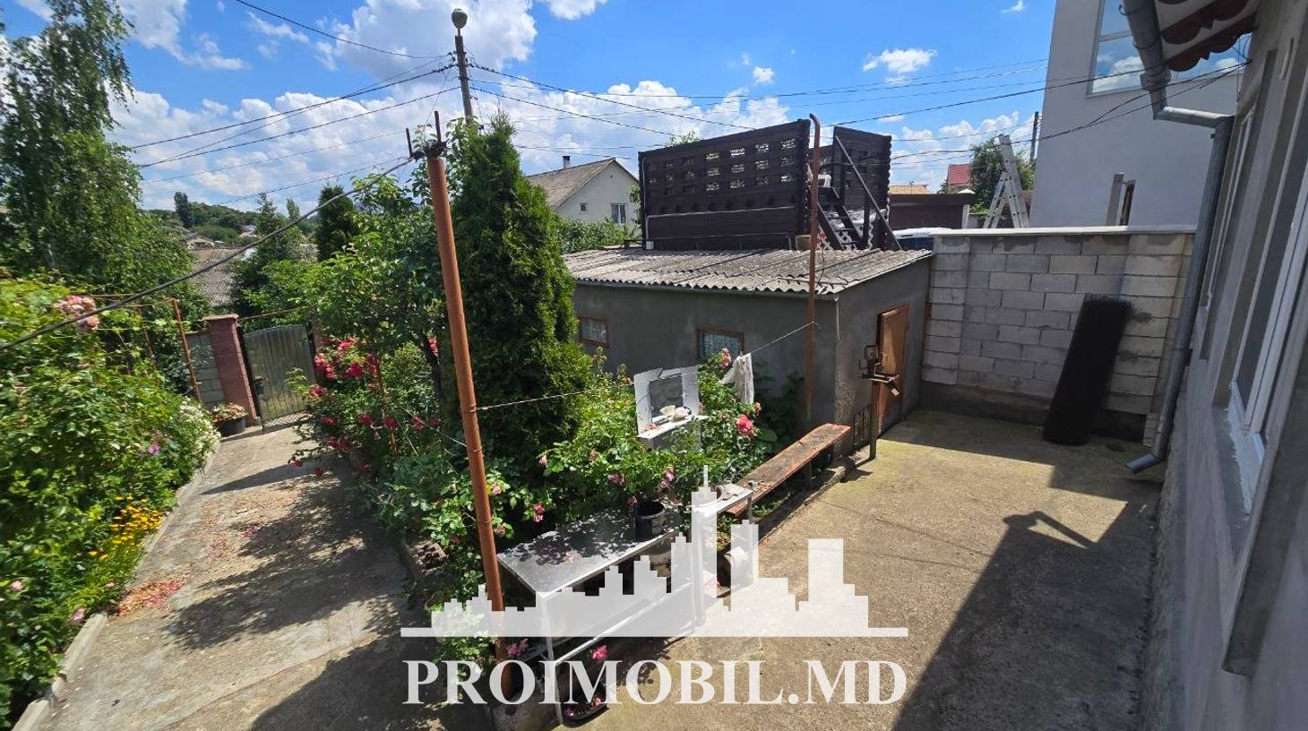 https://images.proimobil.md/G3hKhbOwL46GFSH0TE5qVZUlzRQfdpbjvquyi3QZO5E/watermark:0.75:so:0:30:0.39/resize:fill:1460:816:1/gravity:ce/bG9jYWw6Ly8vZXN0YXRlL2xyLzdhZWQ5Mzk1LTdkNzItNDI1NC05NjVmLWRkZTRlNzllOTEzYi5qcGVn