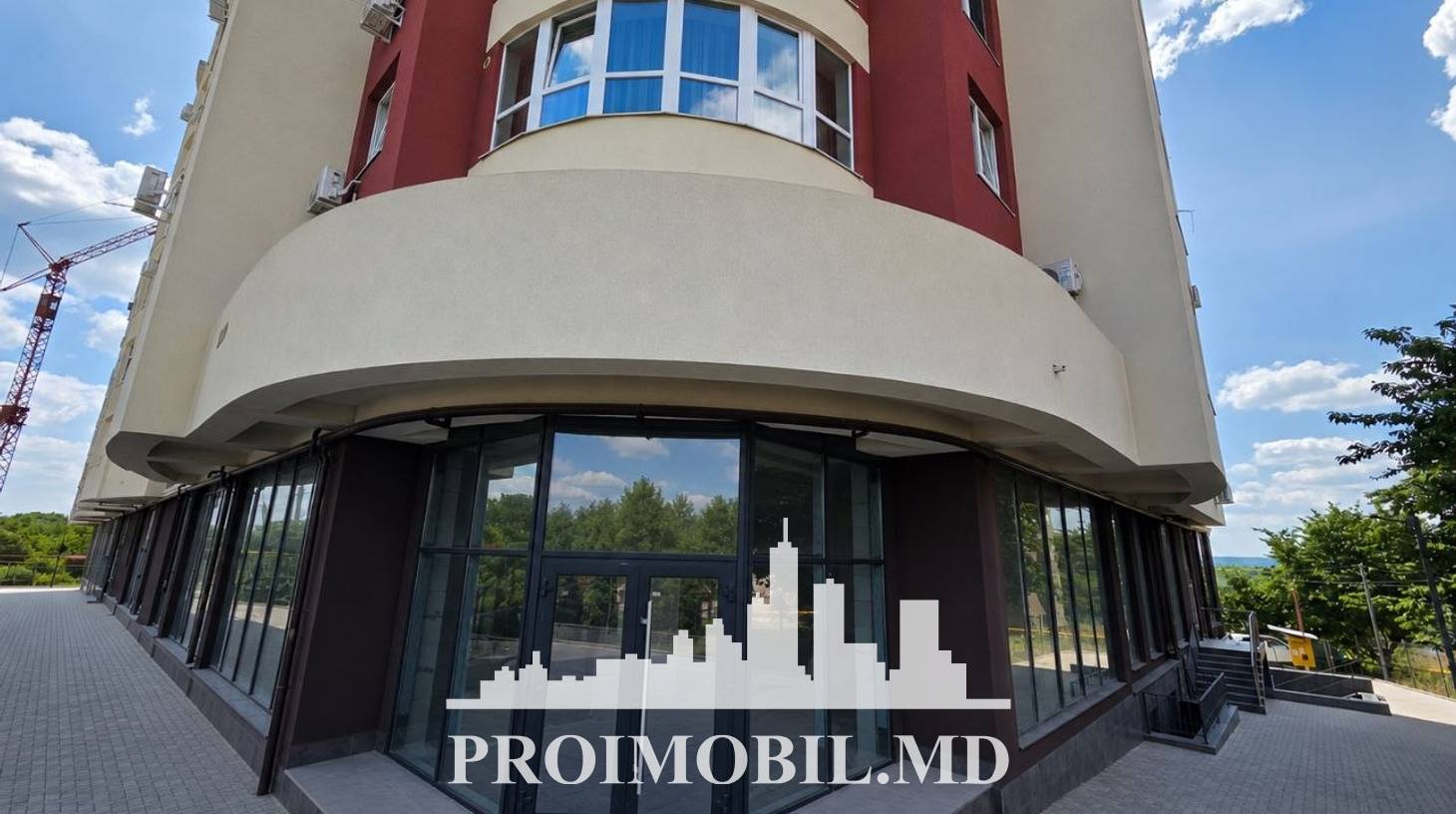 https://images.proimobil.md/G4tEAKRiYsT_BuL_xilQ42wp5gRNy5qM6hxISNAFAZU/watermark:0.75:so:0:30:0.39/resize:fill:1460:816:1/gravity:ce/bG9jYWw6Ly8vZXN0YXRlL2xyLzJjYjgwNjdiLTU0YWEtNDJiYi05NGM4LTVjMTg3NmEwODA2Zi5qcGVn
