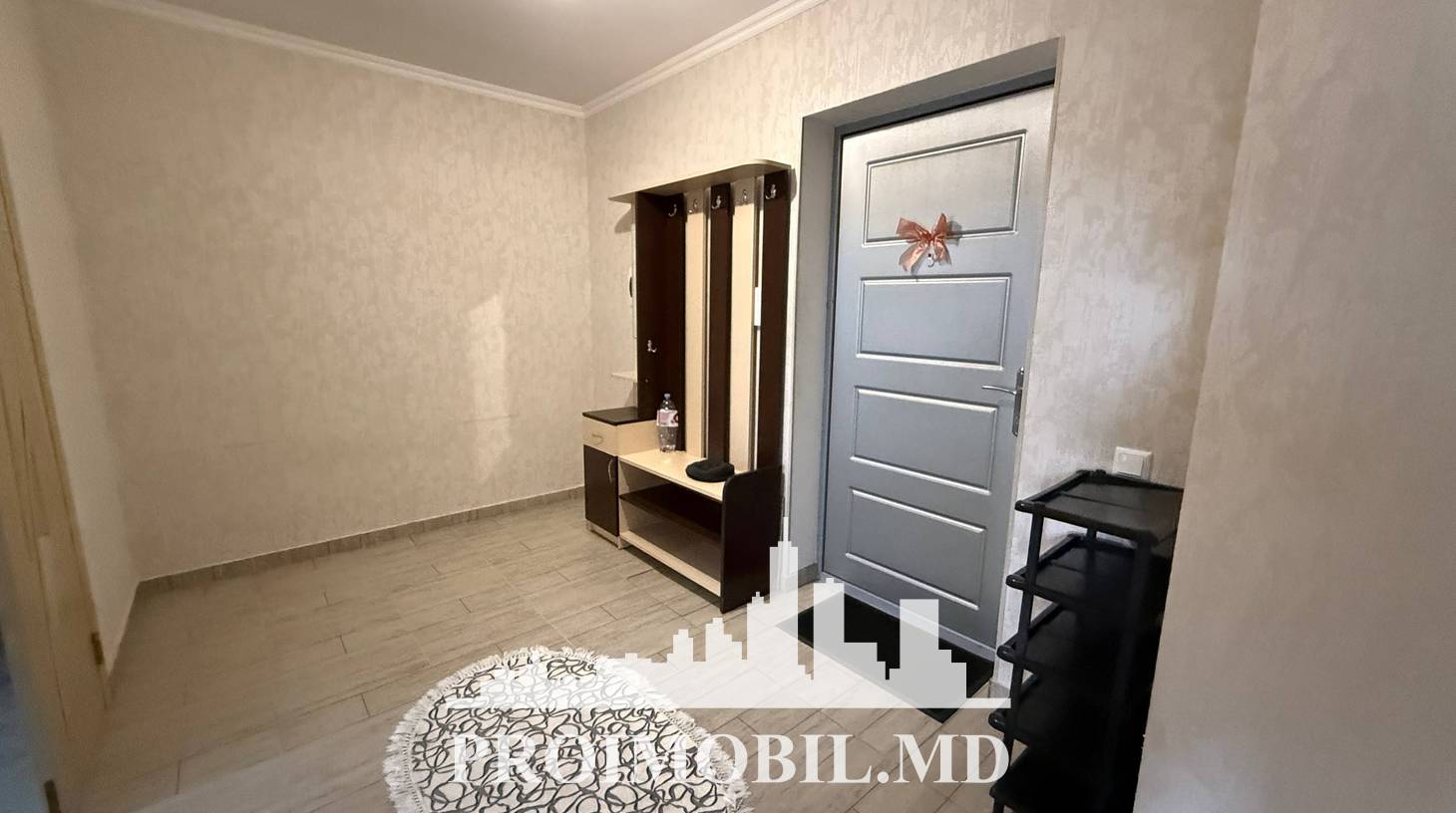 https://images.proimobil.md/G7gNC9epD9YYw3Y7m1m_3KurOzEVztd9KFPTn8whCug/watermark:0.75:so:0:30:0.39/resize:fill:1460:816:1/gravity:ce/bG9jYWw6Ly8vZXN0YXRlL2xyLzc3YmU2Yzc0LWUwZGQtNDM3Zi1hZDQ2LWRhMjdmNGUxMWNjNy5qcGVn