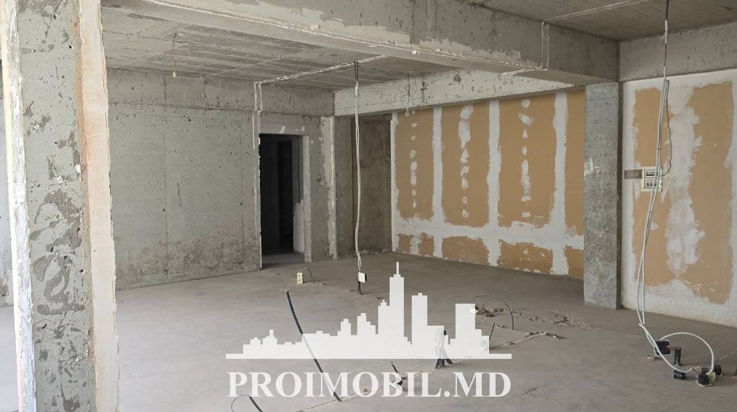 https://images.proimobil.md/G8MwUUqkI1I37ctshkyJd4o3Mb08WvdThWqY735QxDw/watermark:0.75:so:0:30:0.39/resize:fill:1460:816:1/gravity:ce/bG9jYWw6Ly8vZXN0YXRlL2xyLzA3NWZiNjdhLTg4YTctNDRmMi05Mzk1LTc1ODZhNGZlNjQ1My5qcGVn