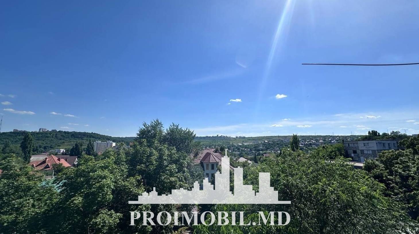 https://images.proimobil.md/GDXh0VCTNtN2XYBu02RJ1v2NWxAQIjgfj7nVsc-fnjg/watermark:0.75:so:0:30:0.39/resize:fill:1460:816:1/gravity:ce/bG9jYWw6Ly8vZXN0YXRlL2xyLzkyYjdhN2QwLTdhNWUtNGVjMC1iMDYyLTliMDY1MzkwODgwMi5qcGVn