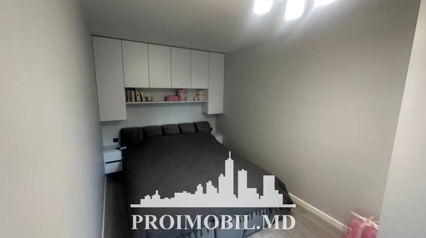 https://images.proimobil.md/GDn4J02ewRrEWdKoeyKmYZIerVE0f3Yy2sC9O8tpzIQ/watermark:0.75:so:0:30:0.39/resize:fill:1460:816:1/gravity:ce/bG9jYWw6Ly8vZXN0YXRlL2xyLzkxMTMwZTc2LTU3ODMtNDMwMC1hZWVlLWE4NDBjMjdhNDgzMy5qcGVn