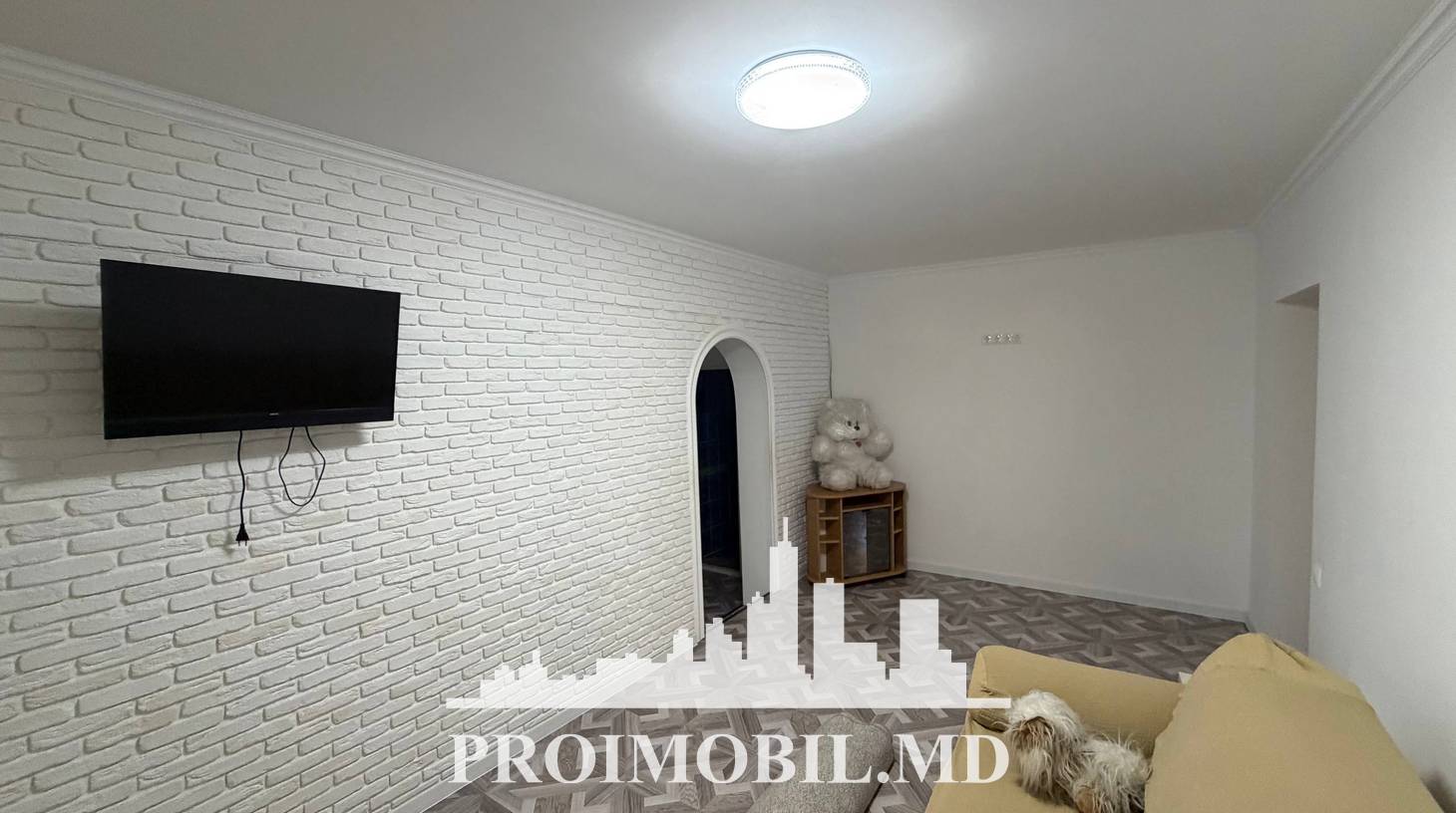 https://images.proimobil.md/GE3TEOIRhXjLxhkjeJ5iyJNY4wX-RpmCaSqHcjtxeO0/watermark:0.75:so:0:30:0.39/resize:fill:1460:816:1/gravity:ce/bG9jYWw6Ly8vZXN0YXRlL2xyLzFhM2JmZjA1LTJjZTEtNDcyZi1iYTA3LTFhZWM1OGI3YzBhZC5qcGVn