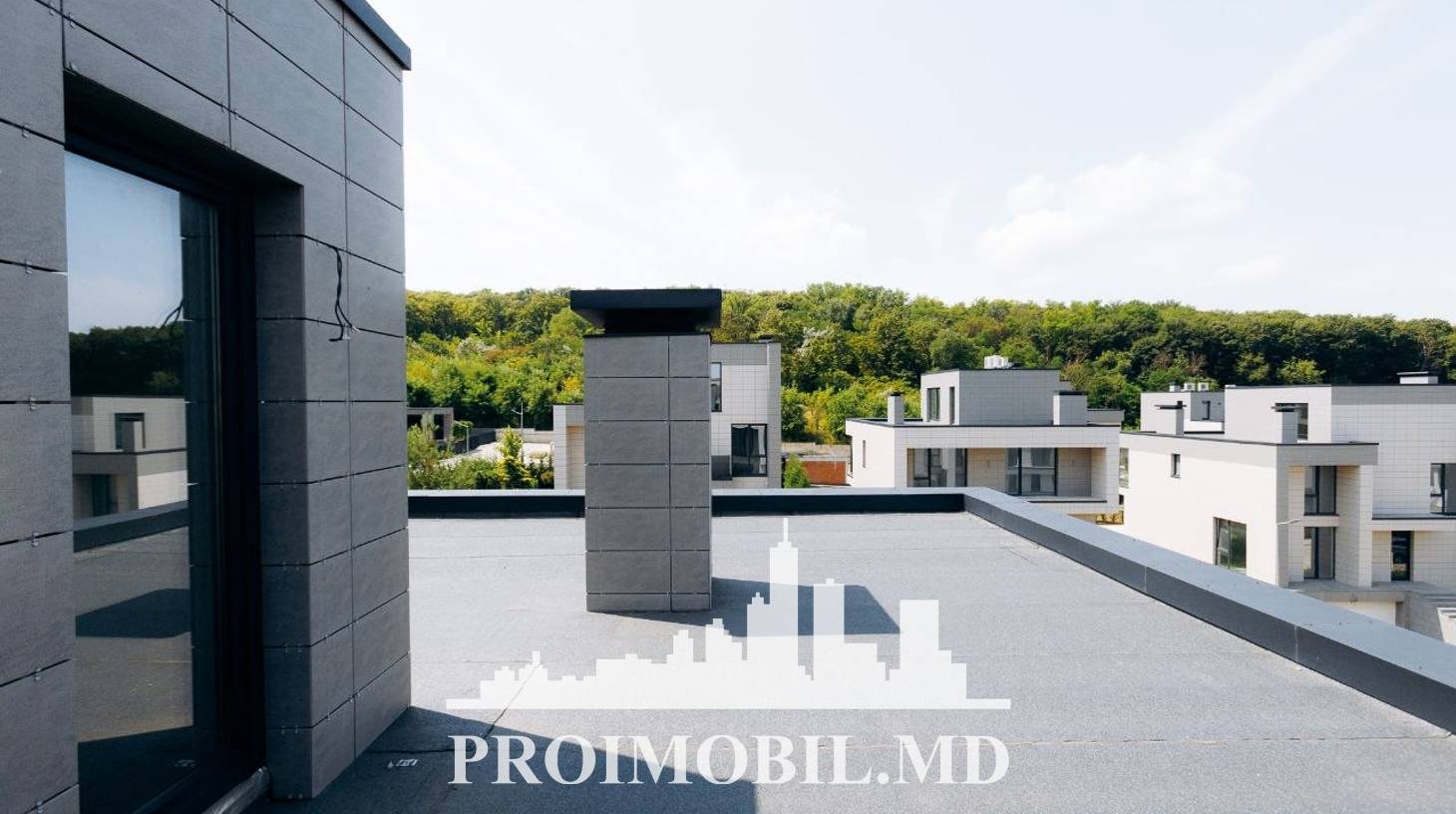 https://images.proimobil.md/GFjCu7Sk6PyfJP2dVBUk72R76Zg6OcVK158VIxajVzw/watermark:0.75:so:0:30:0.39/resize:fill:1460:816:1/gravity:ce/bG9jYWw6Ly8vZXN0YXRlL2xyLzZiYWUwY2NlLTc3NDgtNDRkNC04NzliLTIzYzA0NjQ0NTA0ZC5qcGVn