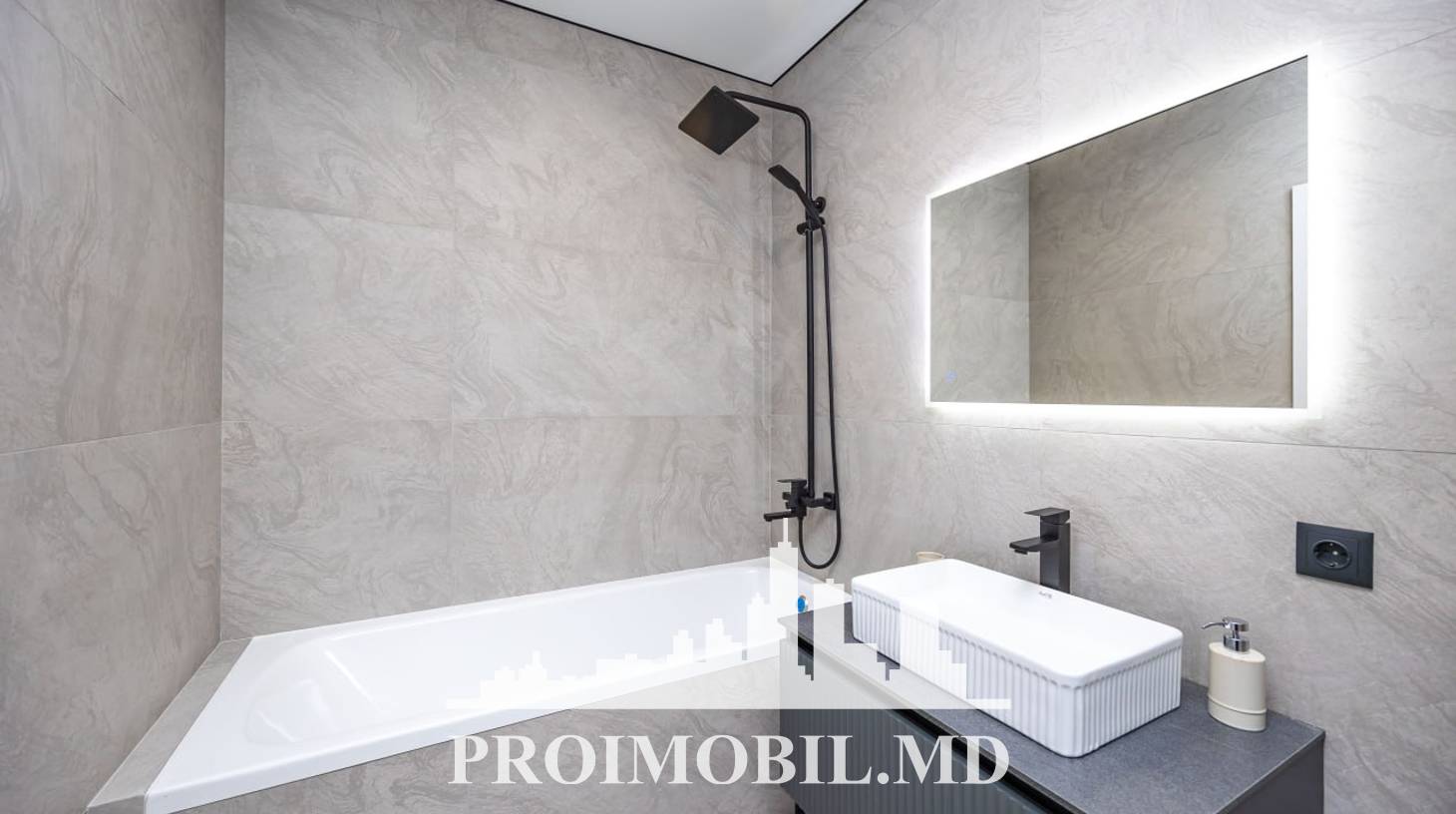 https://images.proimobil.md/GFnIBf6AI_9bjx36DZ0Oy685dJD46JKfc_kEDZyZGM4/watermark:0.75:so:0:30:0.39/resize:fill:1460:816:1/gravity:ce/bG9jYWw6Ly8vZXN0YXRlL2xyLzk1NWVjNTI4LWQ0MjYtNDFkZC04M2M3LTQ0Mjg1ODkwYjU1Zi5qcGVn