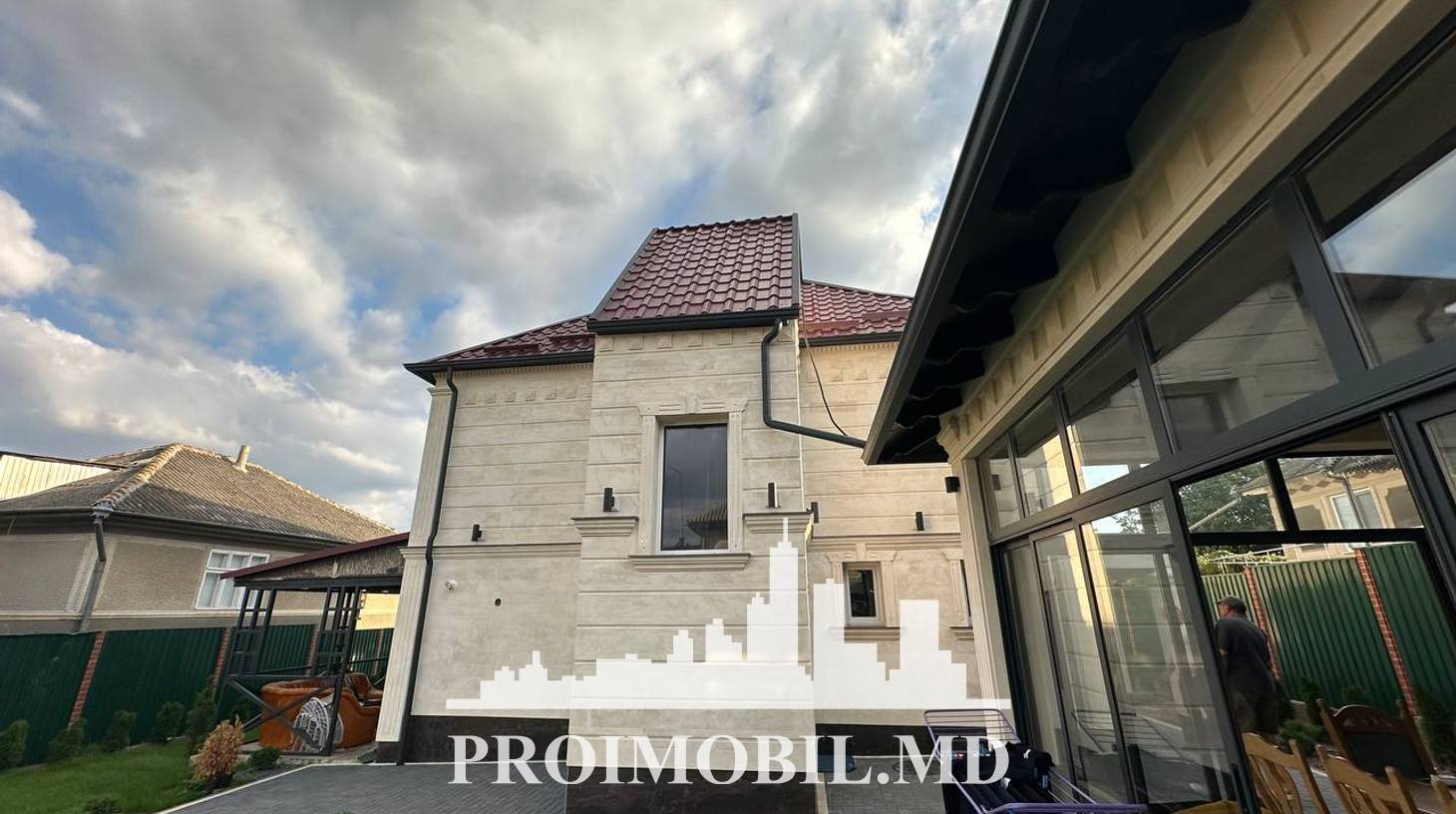https://images.proimobil.md/GGMtPH_L84QvLhoXE_6eV2cE_Ae1P9kL2rECSf-Tb5k/watermark:0.75:so:0:30:0.39/resize:fill:1460:816:1/gravity:ce/bG9jYWw6Ly8vZXN0YXRlL2xyLzM0OTQwY2VlLTBiZmYtNDdmYS05YjY1LTkxMzQ3YTdhNjgwMy5qcGVn