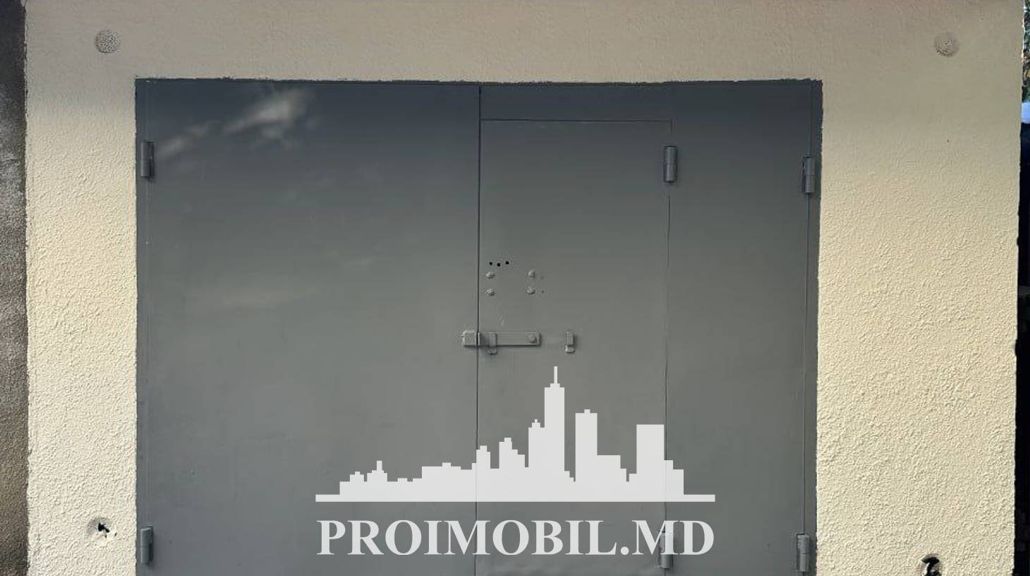 https://images.proimobil.md/GHgRLfWpxNBQ6oGaAZFNc_cMr4tH_03ZWNoeL8A-tfk/watermark:0.75:so:0:30:0.39/resize:fill:1460:816:1/gravity:ce/bG9jYWw6Ly8vZXN0YXRlL2xyL2E2ZWFlNGI4LTI1NzgtNGFhMy04MzY5LTU1OGFlZGQ0MzJjMC5qcGVn
