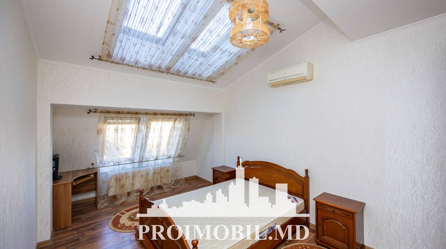 https://images.proimobil.md/GIAzQ7Ln5ZfCvskyV0tDpJmVcJY5jHcfhBhKCweQXss/watermark:0.75:so:0:30:0.39/resize:fill:1460:816:1/gravity:ce/bG9jYWw6Ly8vZXN0YXRlL2xyLzVlZjBjYzZhLTZhYTEtNDc1Yi1hZjcxLWEzYjFjMDgyMTAxZC5qcGVn