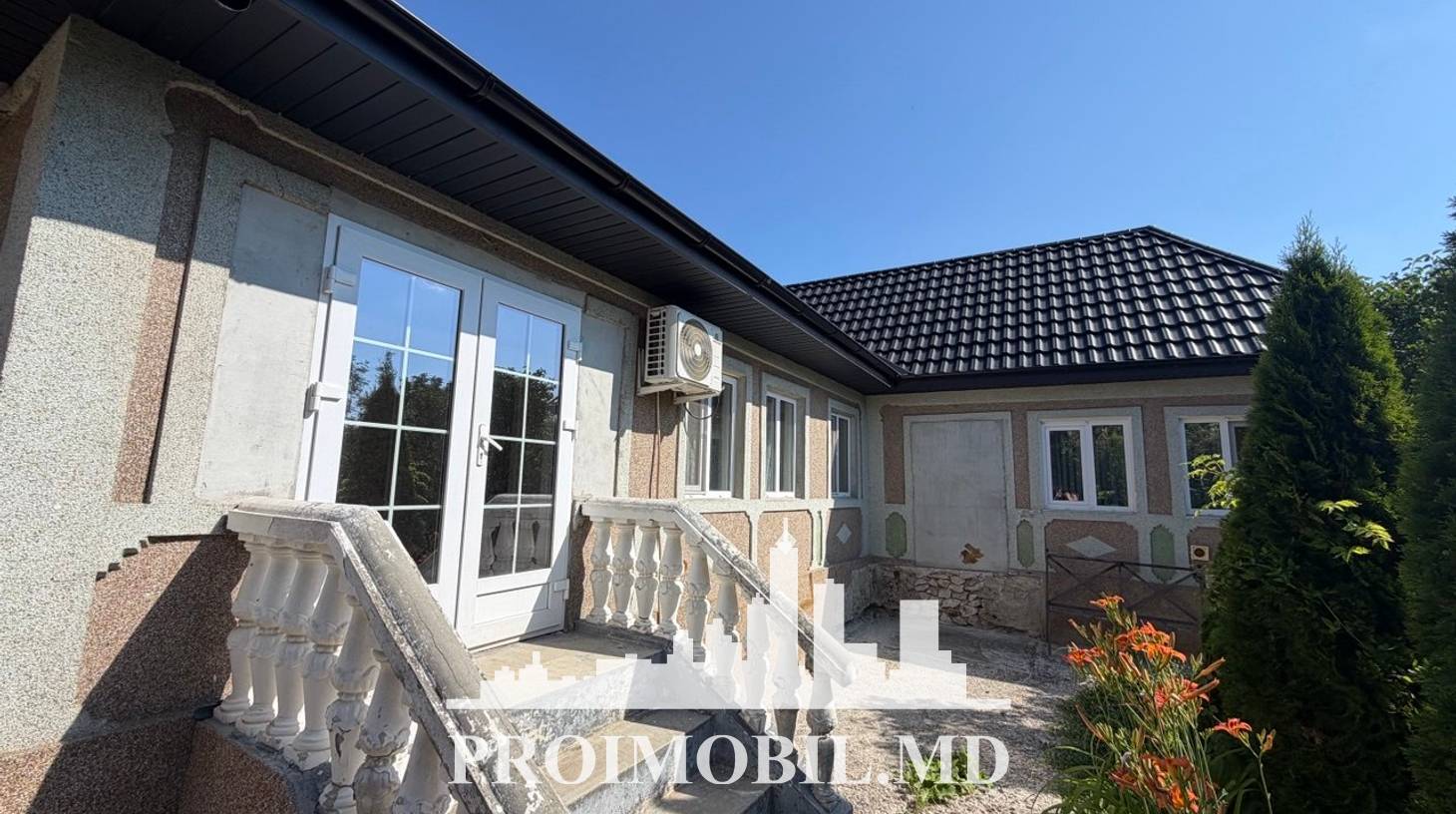 https://images.proimobil.md/GKjgemJONpR1zN11mc2sBxaz1H33z2b9fVzGiJGSrxU/watermark:0.75:so:0:30:0.39/resize:fill:1460:816:1/gravity:ce/bG9jYWw6Ly8vZXN0YXRlL2xyLzQzMTA3OTNmLWJjYmItNGYxYy1hZGI4LTVjMzFkYjc2NmI3Ny5qcGVn