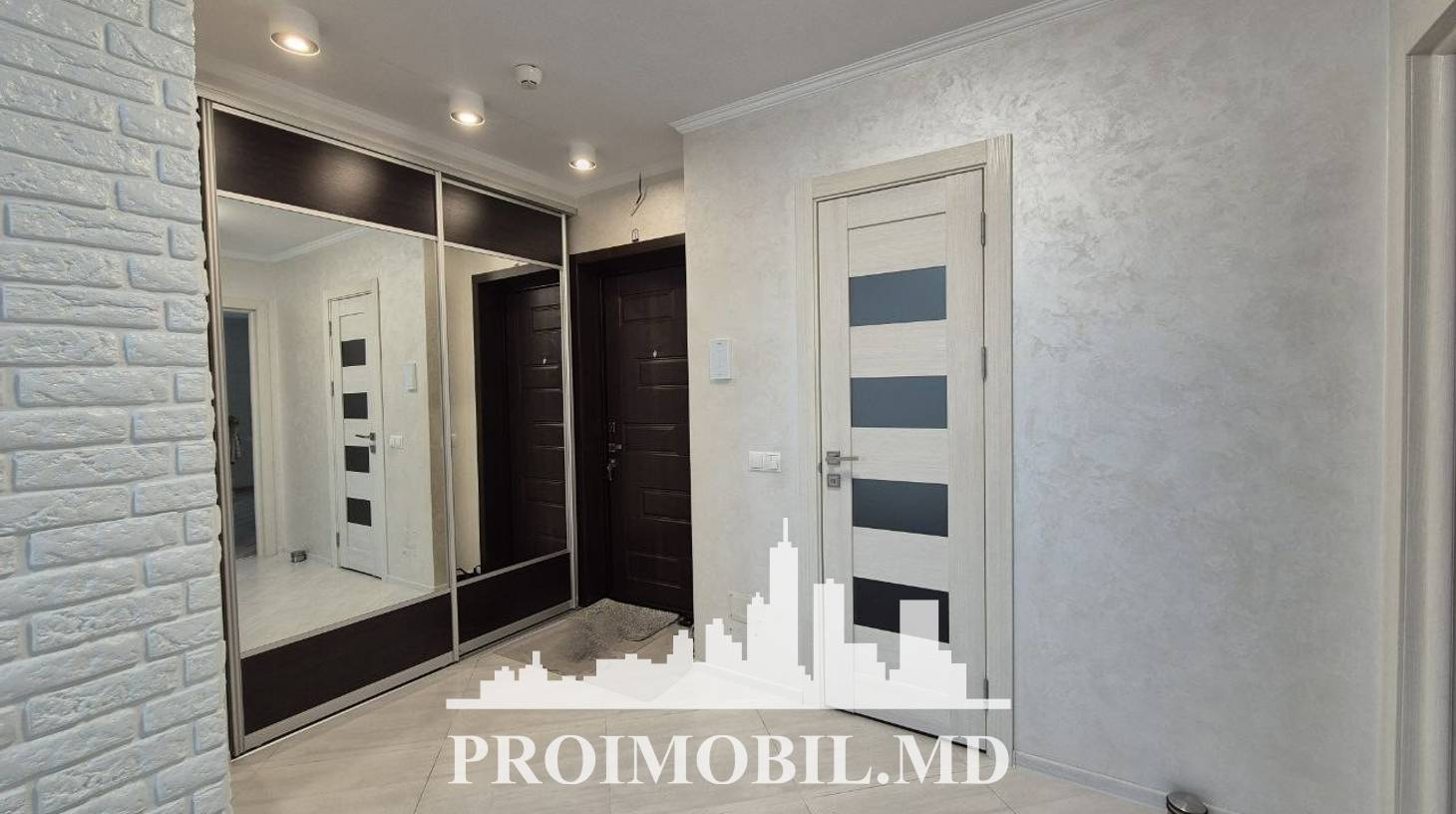 https://images.proimobil.md/GKmKy2Yq2eyYO7l60fl83NwcphZz_DgYCfxzKZrnN78/watermark:0.75:so:0:30:0.39/resize:fill:1460:816:1/gravity:ce/bG9jYWw6Ly8vZXN0YXRlL2xyL2E2YWU1ZGY0LWJiZjgtNDliYS1hNWZjLWIyMTVhM2Q0ZDViNS5qcGVn