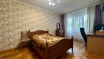 https://images.proimobil.md/GQAWXqccymm4bs-tDyaqhuVfaKFOe7CsmRlhb6D5F5E/resize:fill:350:198:1/gravity:ce/bG9jYWw6Ly8vZXN0YXRlL2xyL2ZhNmI4NjFmLTk4ZDQtNGVlOS1iODc2LWNmNzE4YzNlNjBkYy5qcGVn