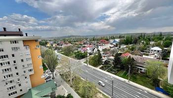 https://images.proimobil.md/GQPB_mJXmz_HQ9jv0ievyXVPKkXsx_noU3JczQuAEhI/resize:fill:350:198:1/gravity:ce/bG9jYWw6Ly8vZXN0YXRlL2xyLzg3NDM0OGFlLWFjMTctNGVkMC1hYzVmLWFiNDdjODY0MTk4Mi5qcGVn