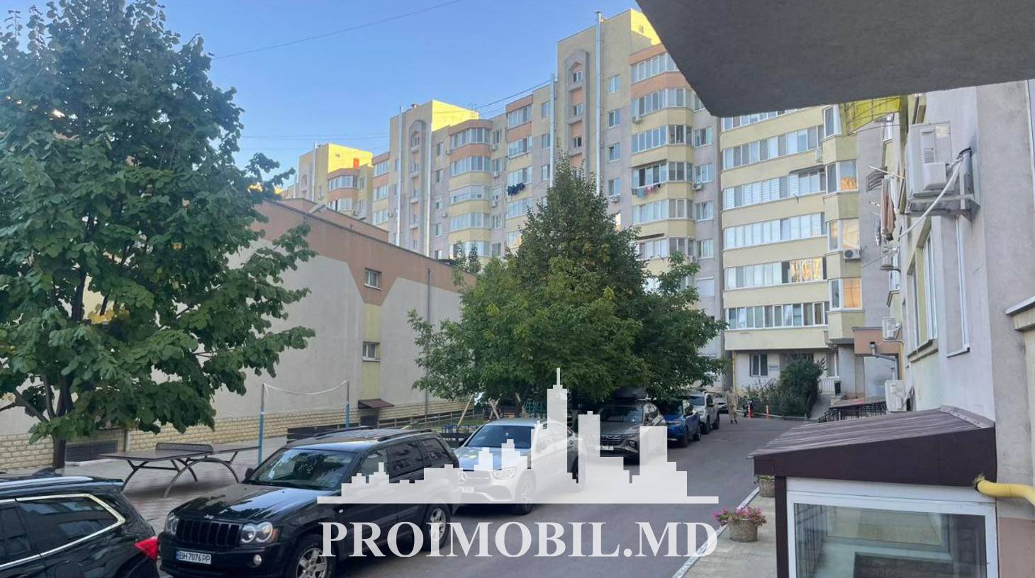 https://images.proimobil.md/GXHUYVRrQFRuX4y55yygqdC76N_56bznwr180otPiVg/watermark:0.75:so:0:30:0.39/resize:fill:1460:816:1/gravity:ce/bG9jYWw6Ly8vZXN0YXRlL2xyL2RhYTExNTk3LWMxZjgtNGY2NS05MDFmLWQ3YmYzYTQxMjZhMC5qcGVn