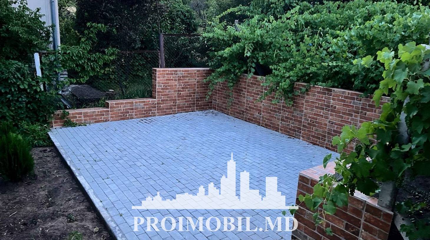 https://images.proimobil.md/GXIU9cZ7gXfND2aPQncf8r5Ft7GeEf6itmrN0ACB7nU/watermark:0.75:so:0:30:0.39/resize:fill:1460:816:1/gravity:ce/bG9jYWw6Ly8vZXN0YXRlL2xyLzgwM2RjZjBhLTNhMTgtNGFiOS1iNTc0LWU4N2ZlMGIyZmQ5Mi5qcGVn