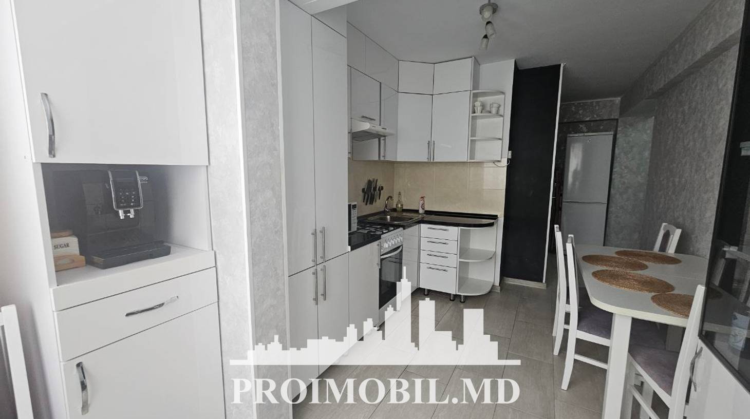 https://images.proimobil.md/GX_uLxOUDOdbxcwcmeW4dD0gjTZJJaOQzfbXtrI6GKc/watermark:0.75:so:0:30:0.39/resize:fill:1460:816:1/gravity:ce/bG9jYWw6Ly8vZXN0YXRlL2xyLzE5NjIwOWYyLWY5ZjktNGI3NS04MmQ1LTNkMGUzZGQ4NzE1Ni5qcGVn